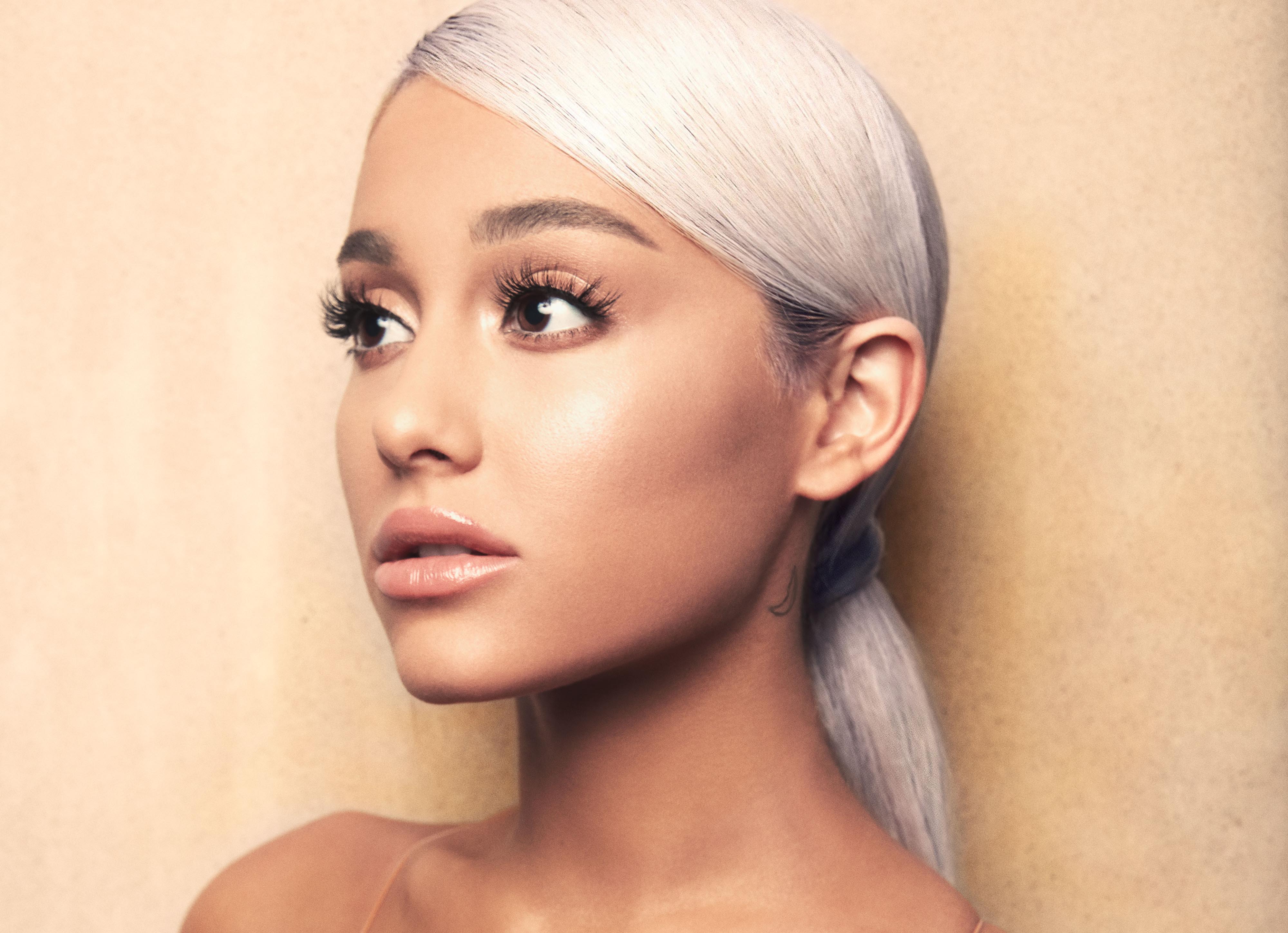 Ariana Grande Portrait Wallpapers