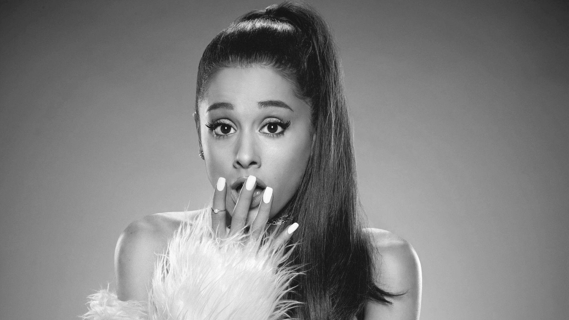 Ariana Grande Portrait 2018 Wallpapers