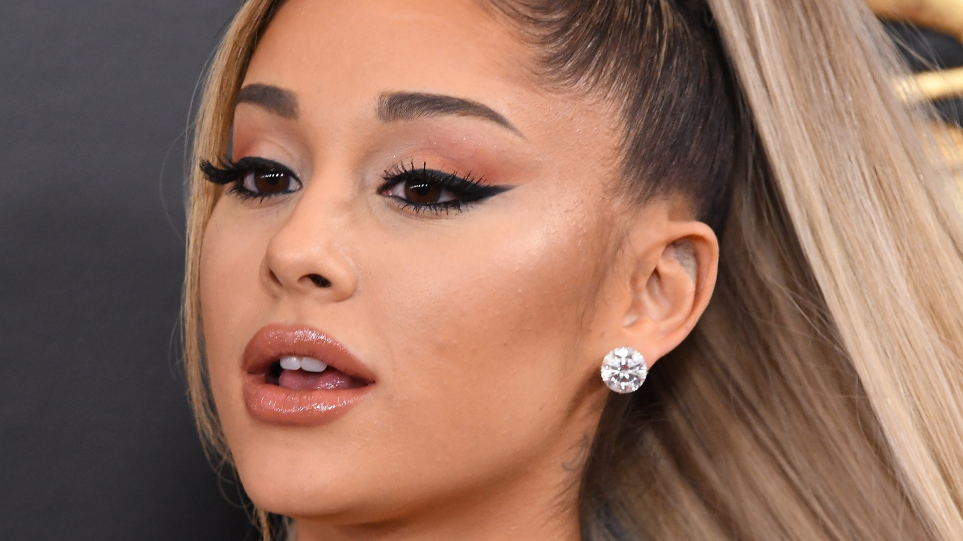 ariana grande, singer, make up Wallpapers