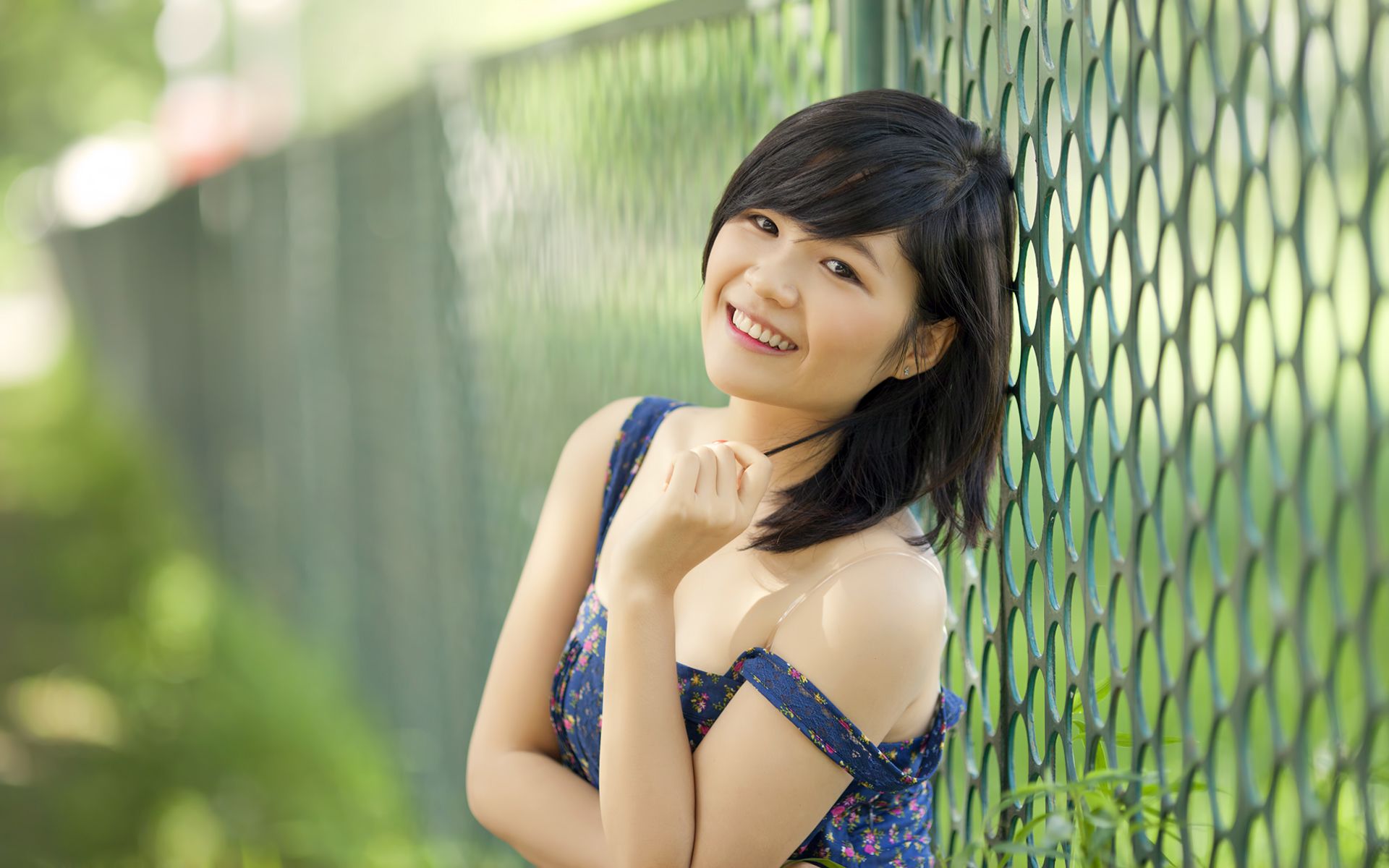 Asian Girl Cute In Black Wallpapers