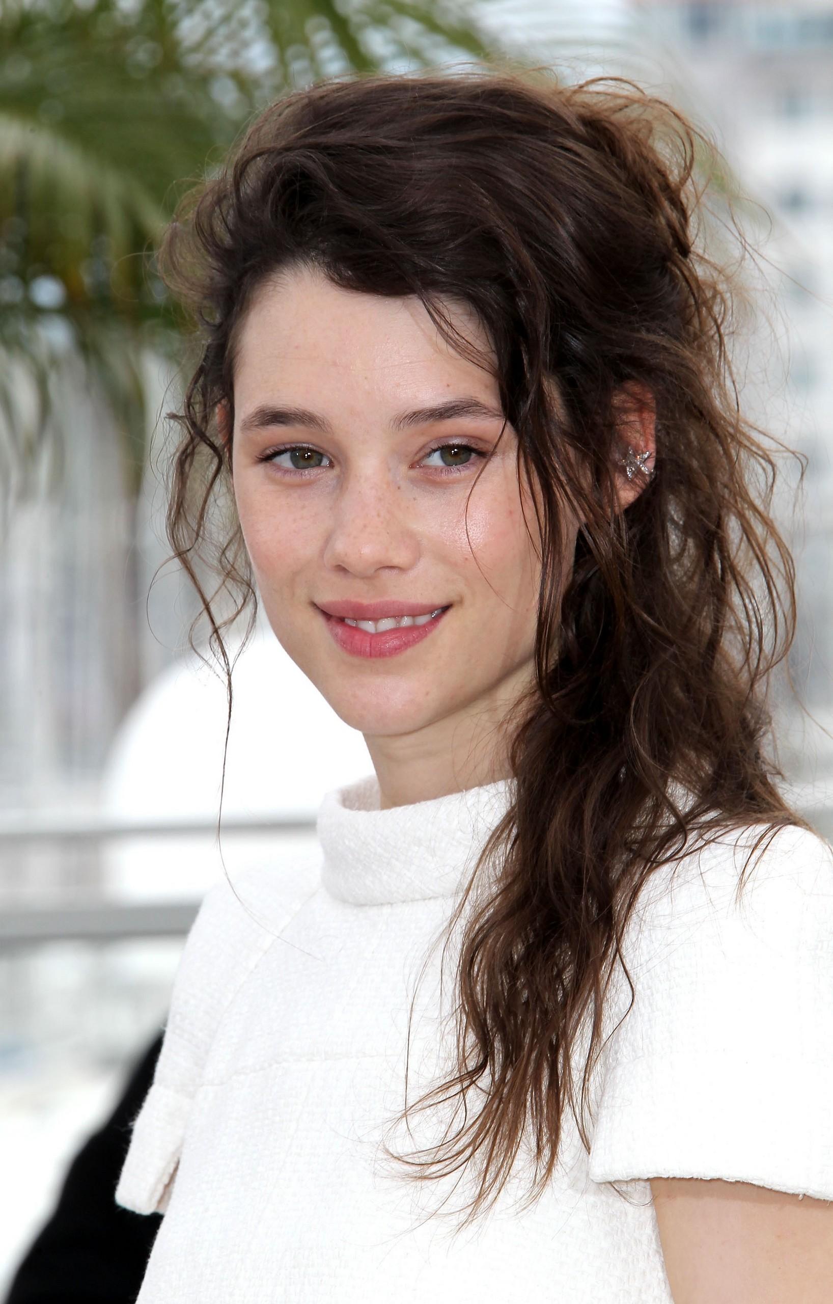 Astrid BergГЁs-Frisbey Wallpapers
