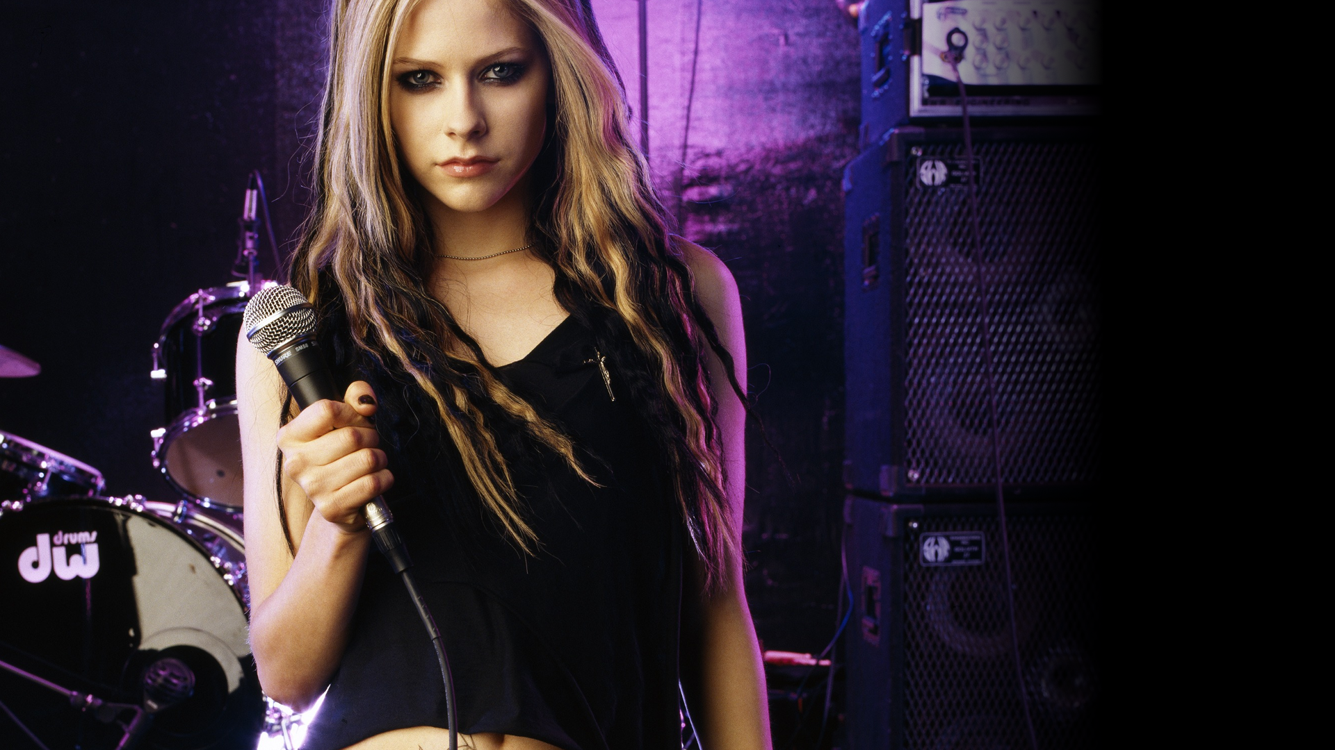 Avril Lavigne On Stage Wallpapers