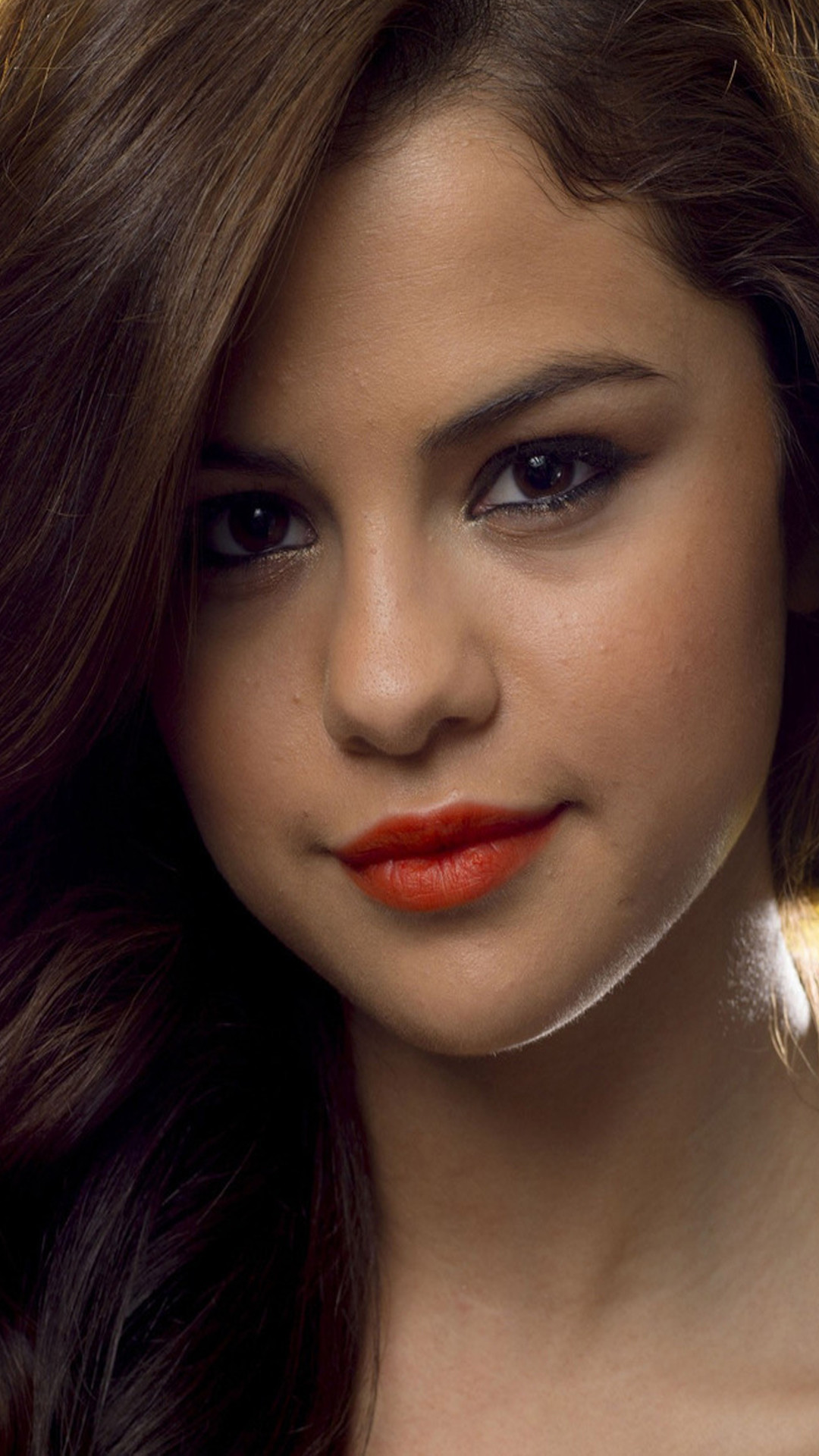 Beautiful Selena Gomez Face Wallpapers