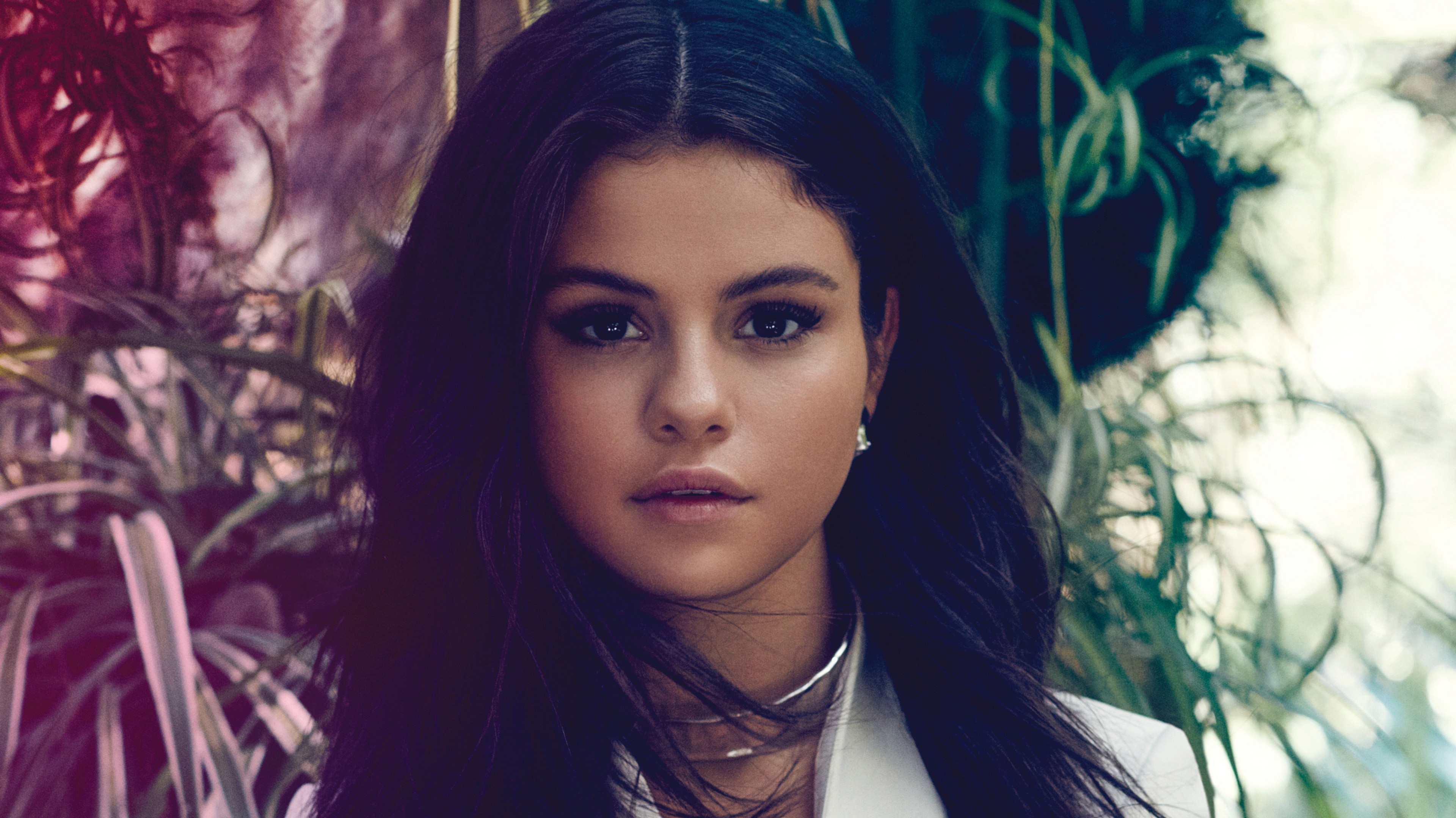 Beautiful Selena Gomez Face Wallpapers