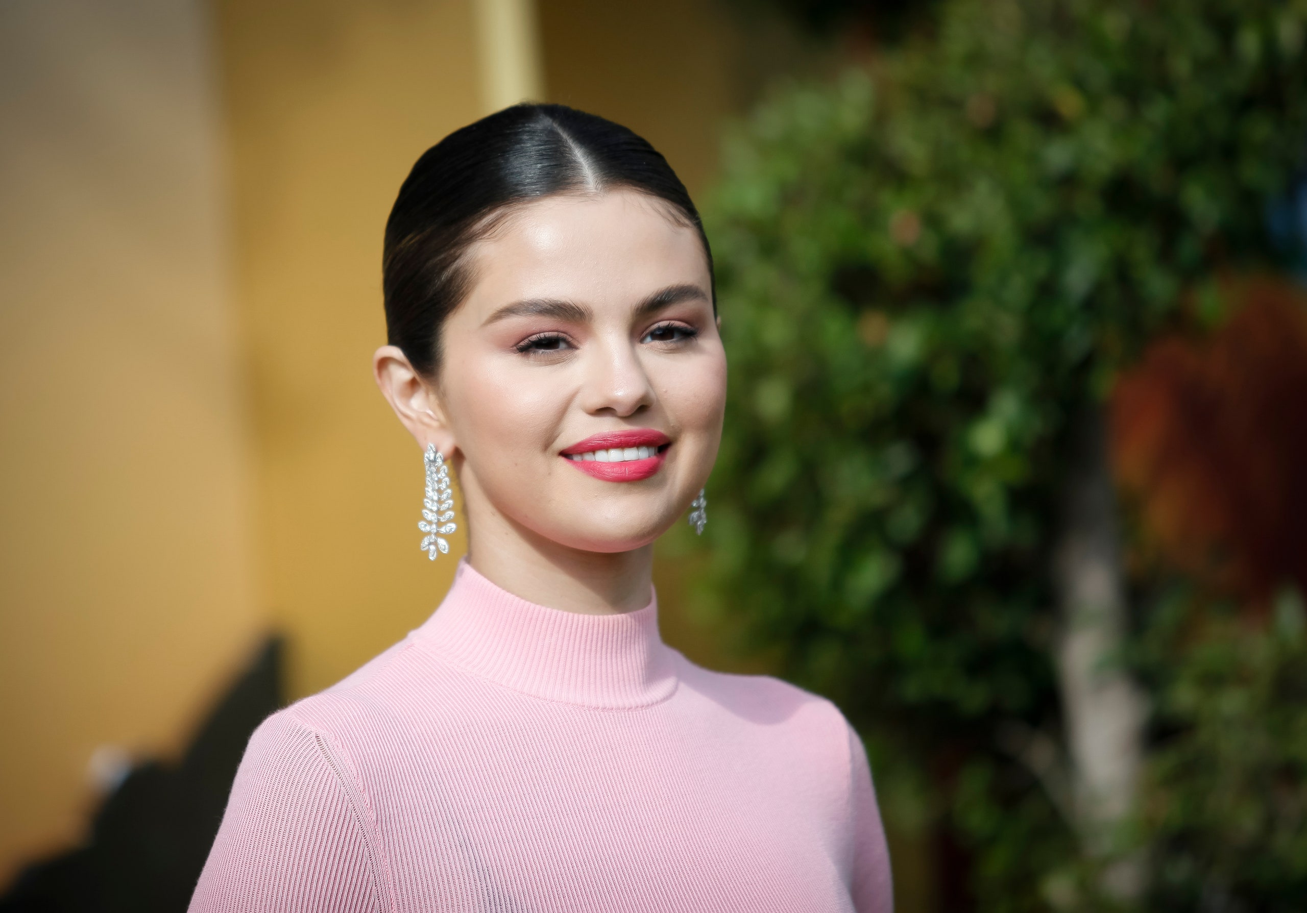 Beautiful Selena Gomez Face Wallpapers