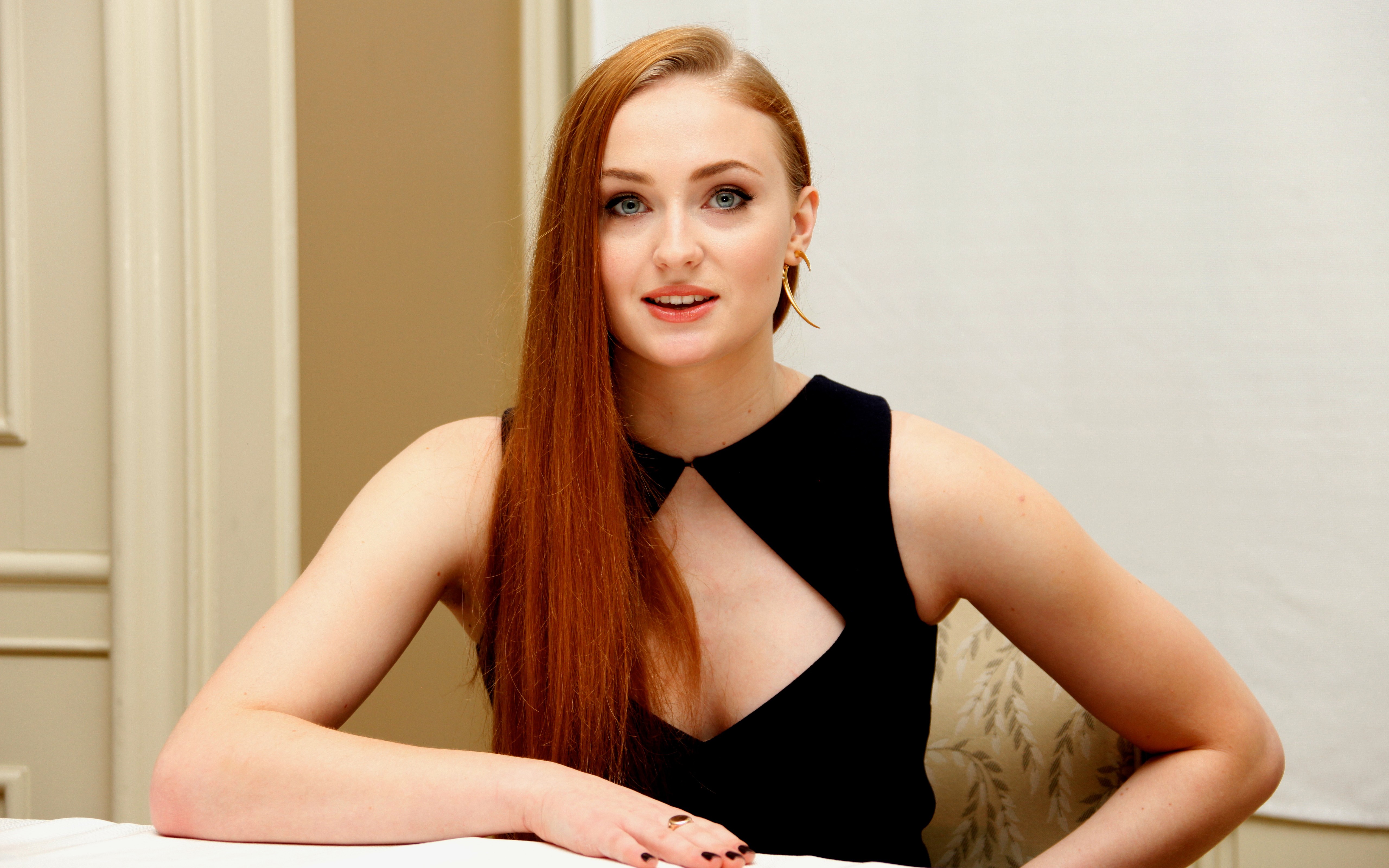 Beautiful Sophie Turner Wallpapers