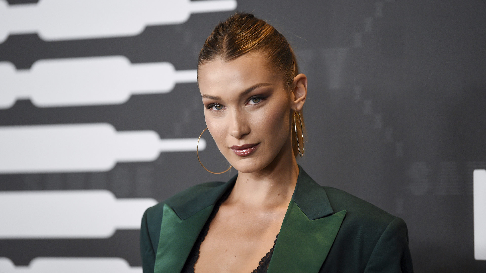 Bella Hadid 2020 Wallpapers