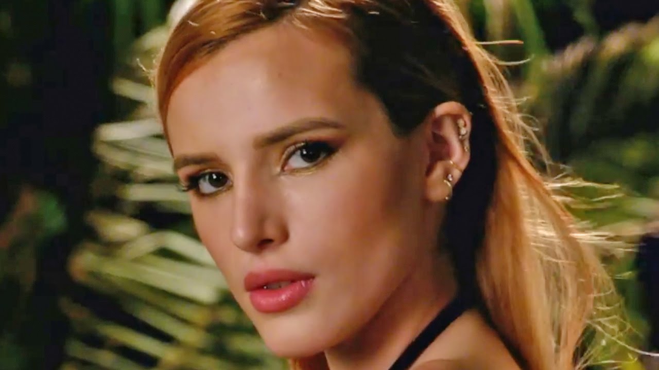 Bella Thorne Cute 2017 Wallpapers