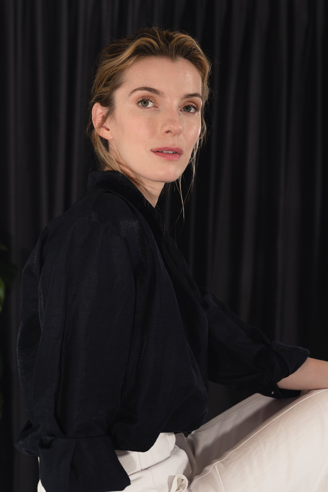 Betty Gilpin Beautiful Portrait Wallpapers