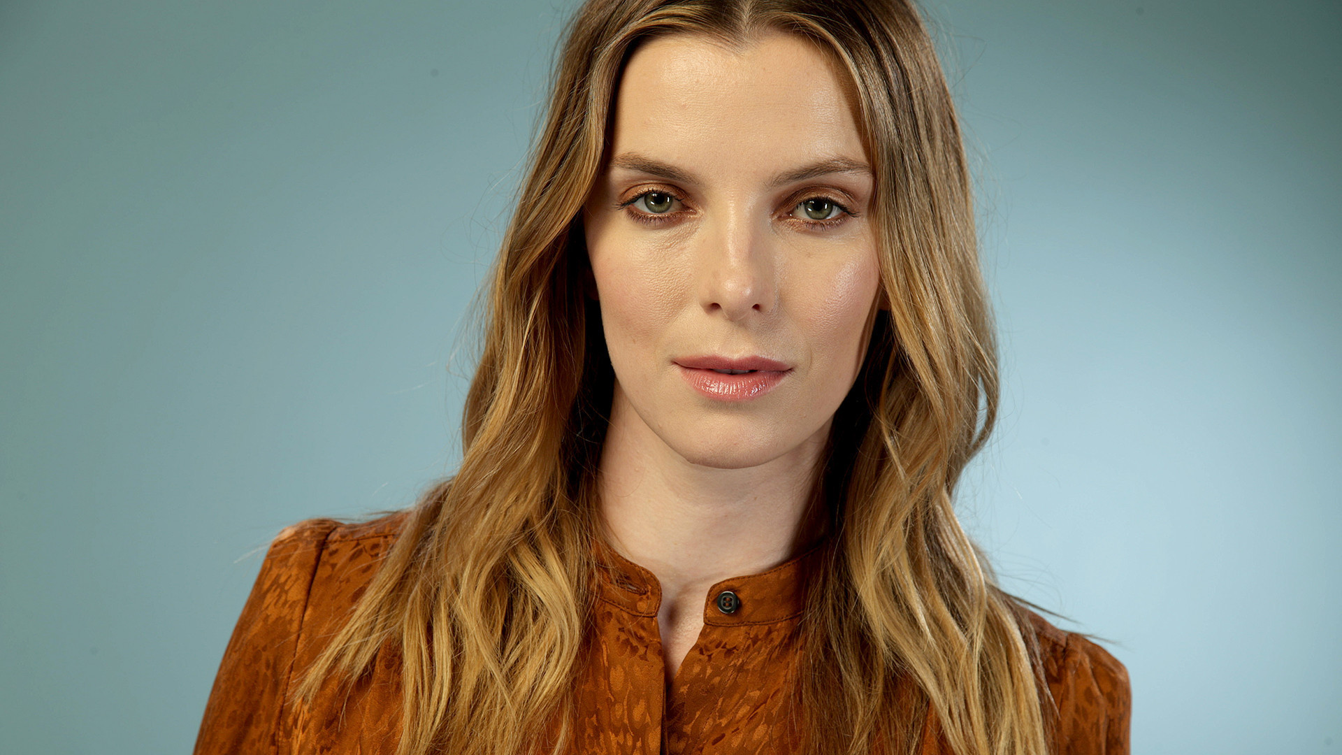 Betty Gilpin Beautiful Portrait Wallpapers