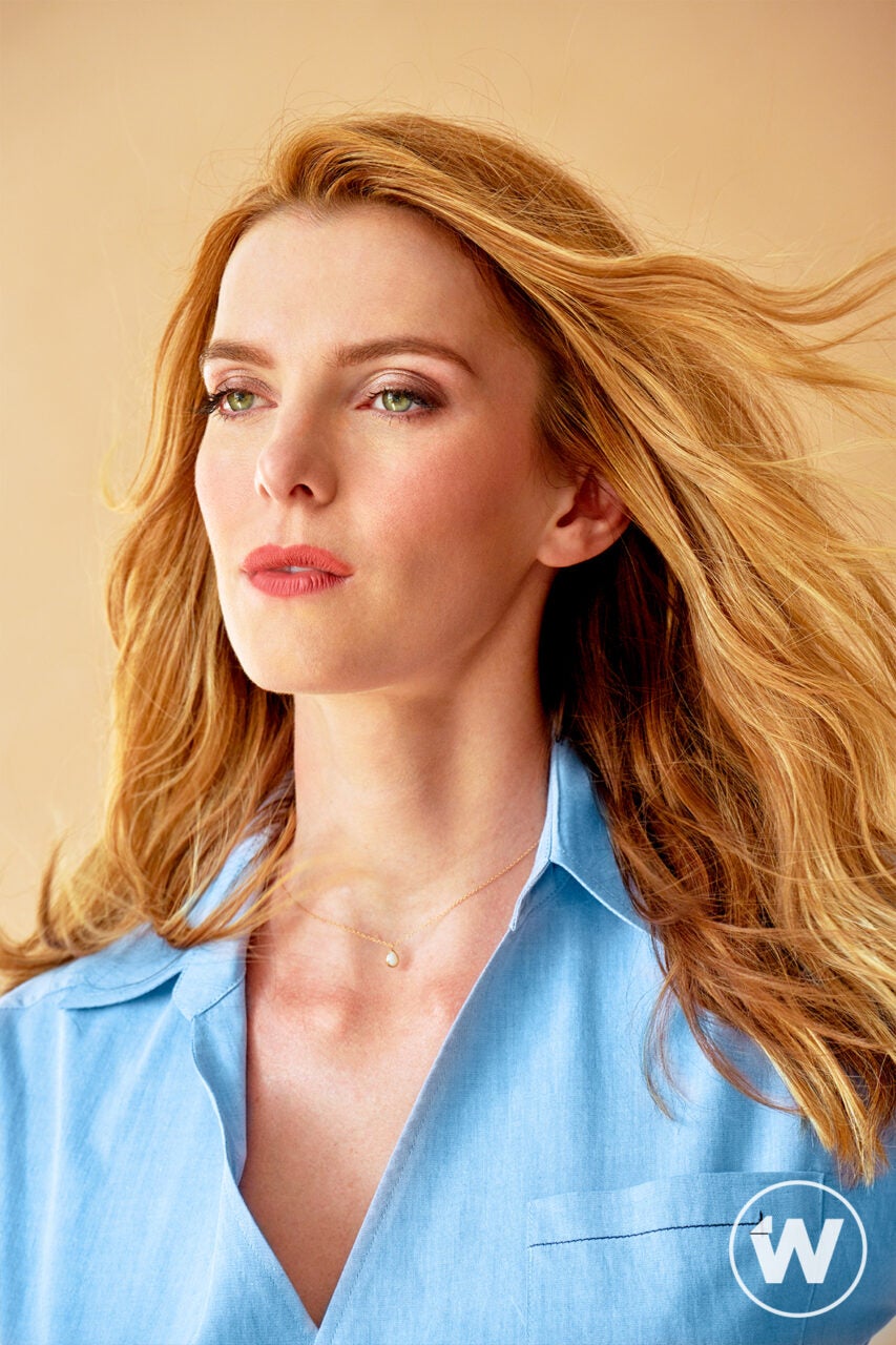 Betty Gilpin Beautiful Portrait Wallpapers