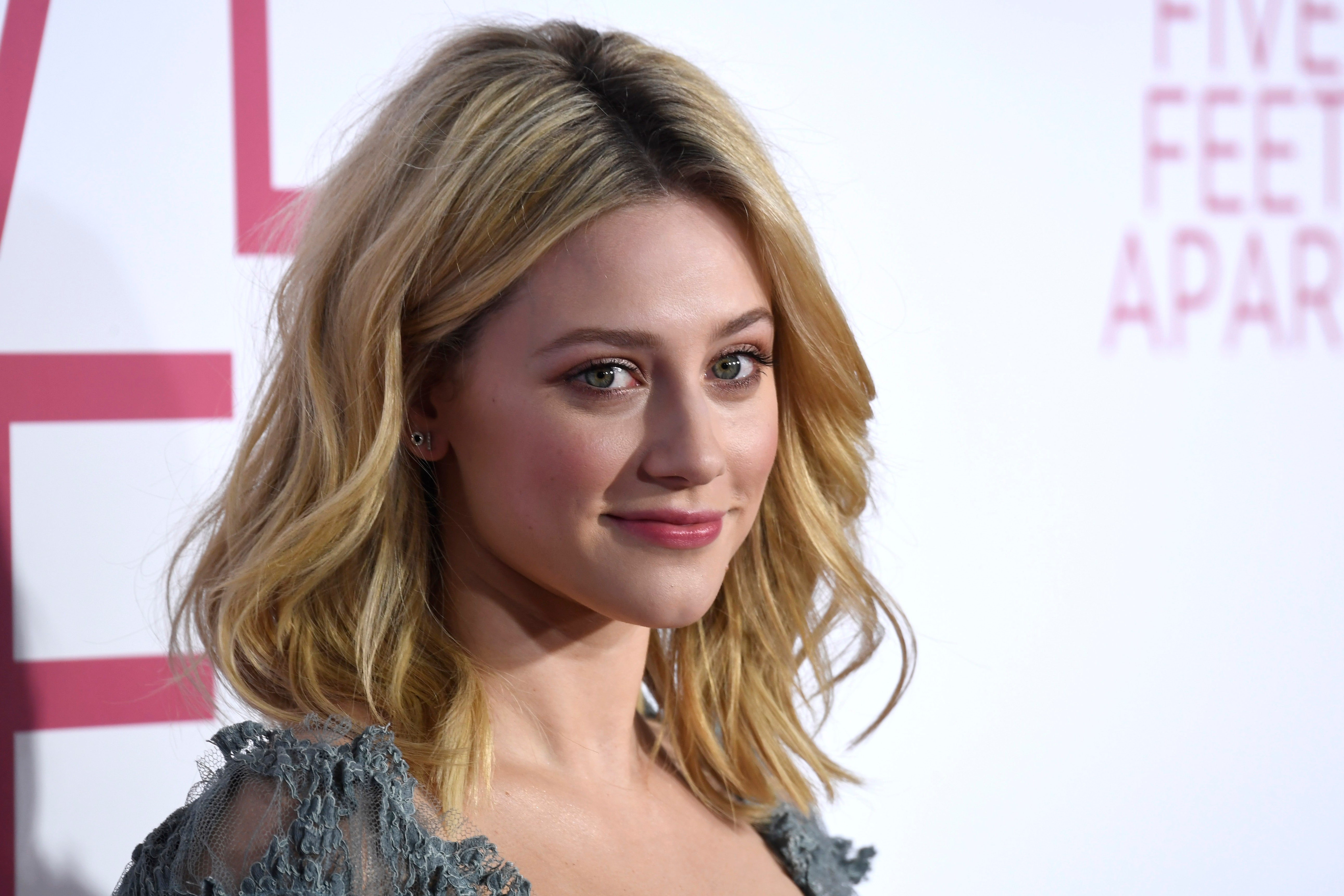 Blonde Lili Reinhart 2019 Wallpapers