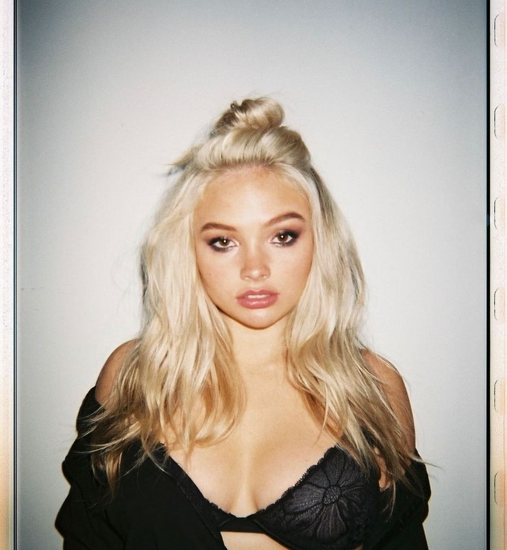 Blonde Natalie Alyn Lind Wallpapers