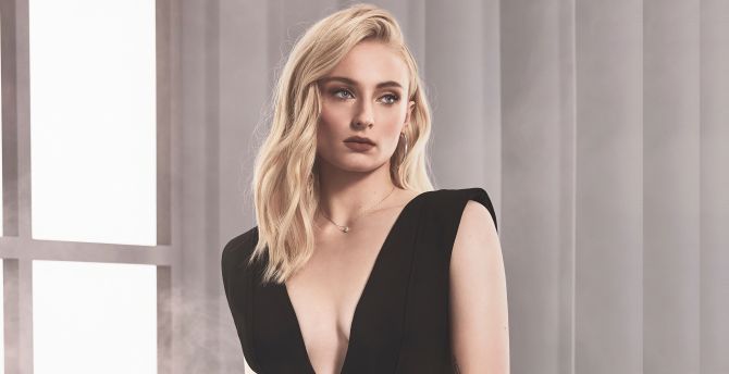 Blonde Sophie Turner Wallpapers