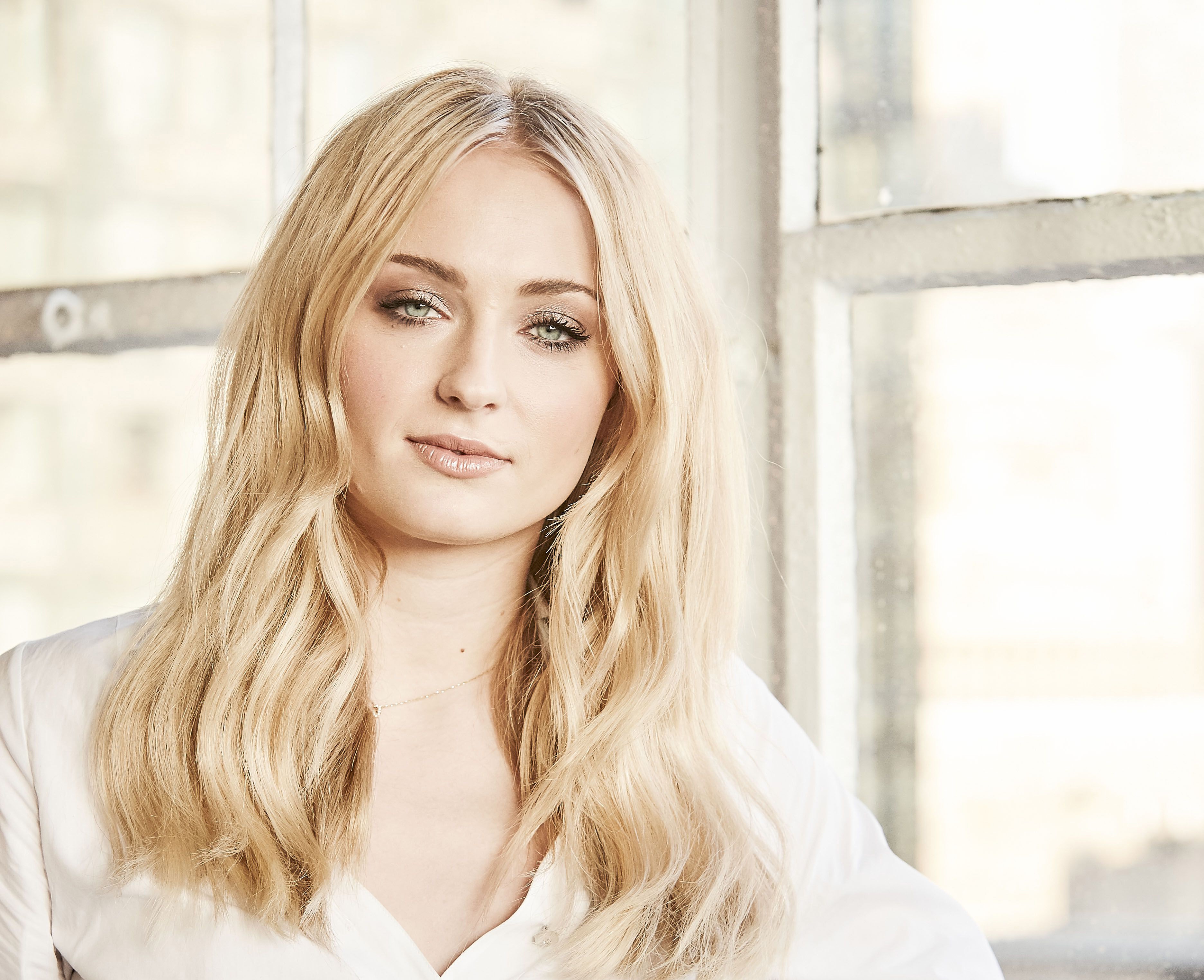 Blonde Sophie Turner Blue Eyes Wallpapers