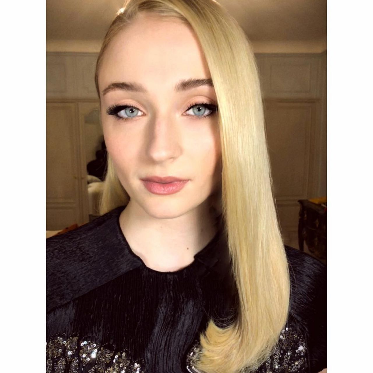 Blonde Sophie Turner Blue Eyes Wallpapers