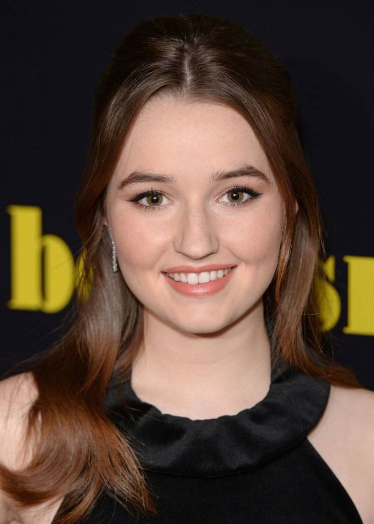 Booksmart Actress Kaitlyn Dever Wallpapers