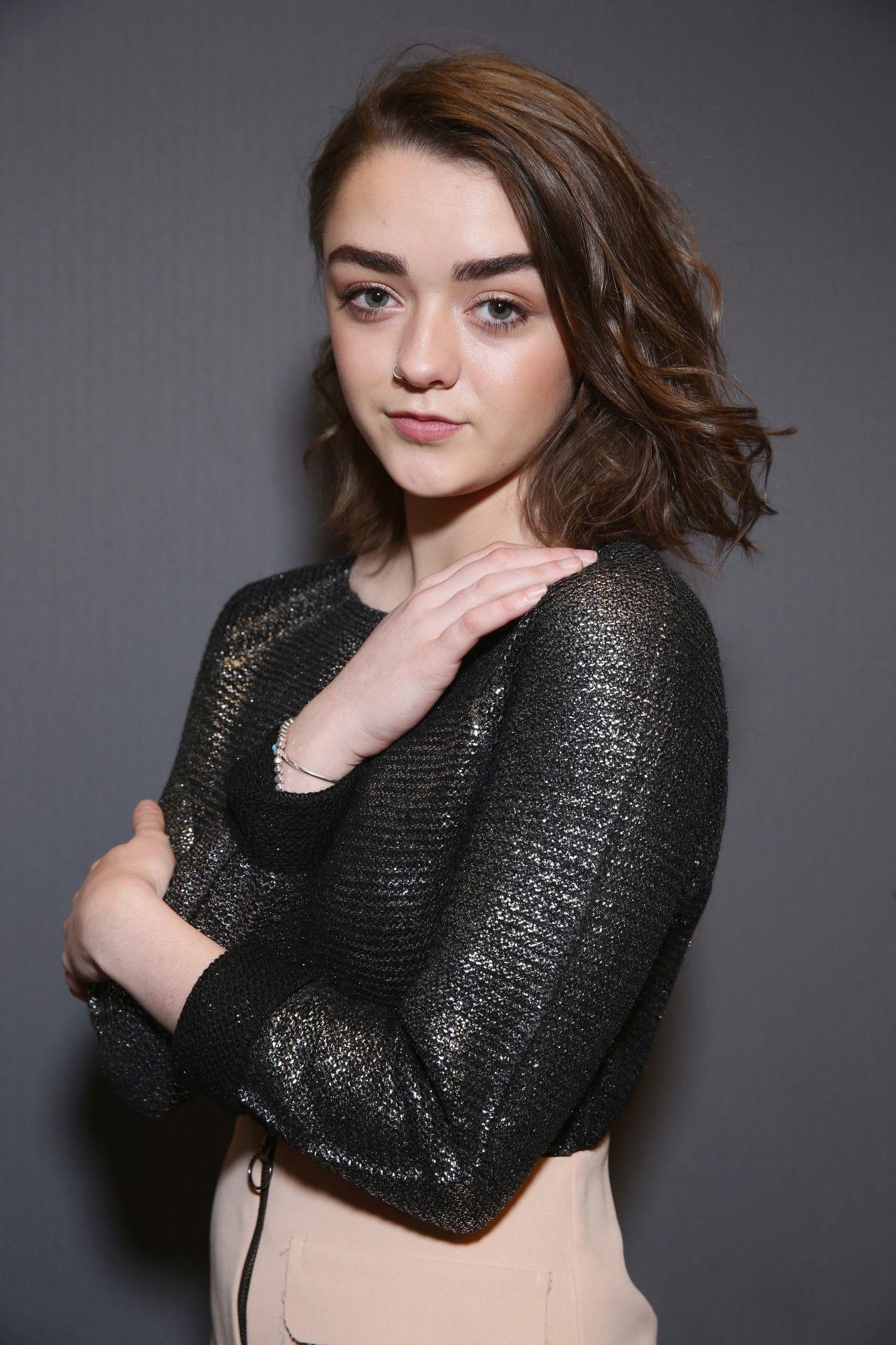 British Actress Maisie Williams Wallpapers