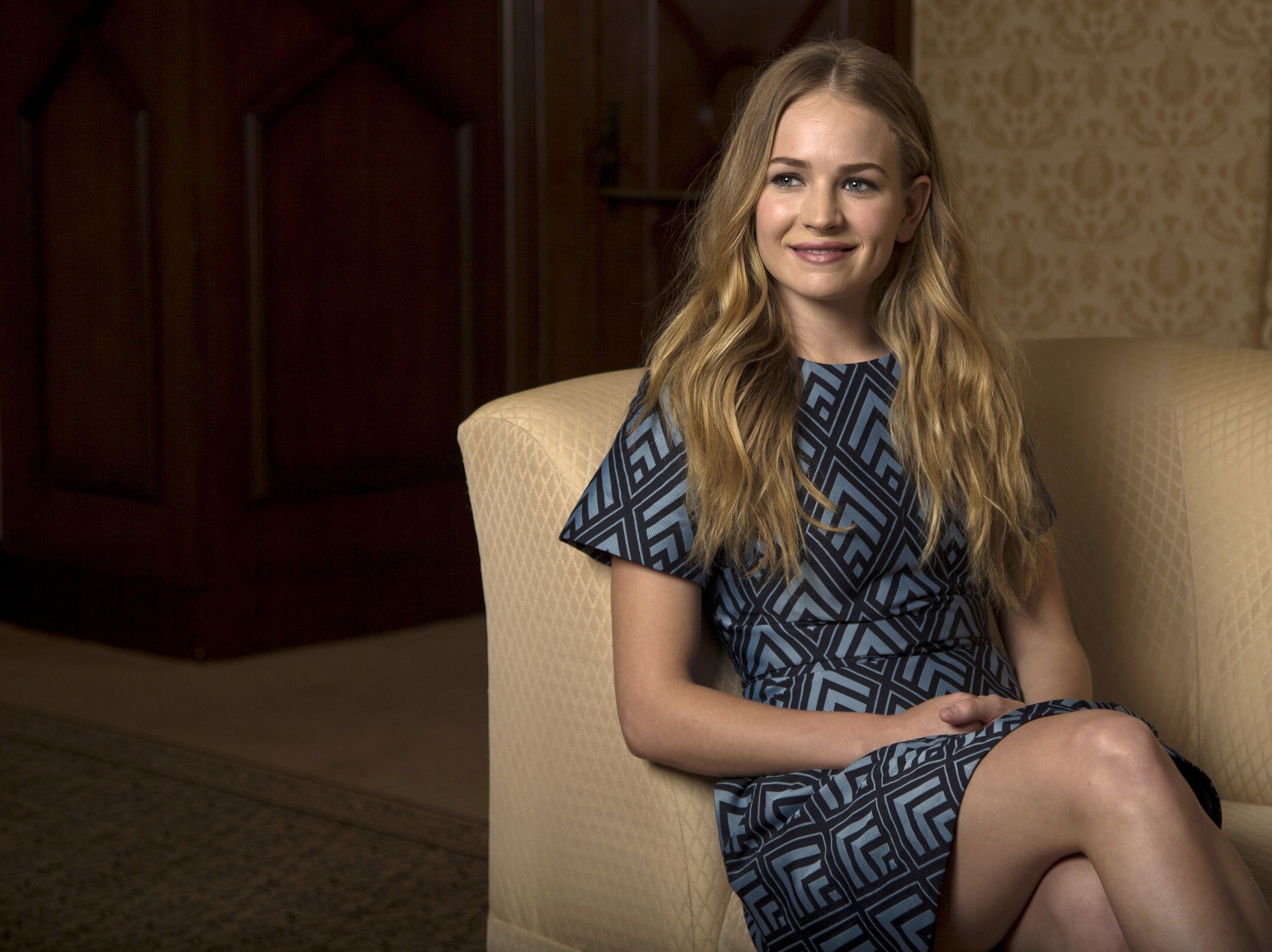 Britt Robertson Wallpapers