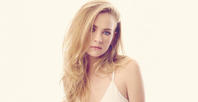 Britt Robertson Wallpapers