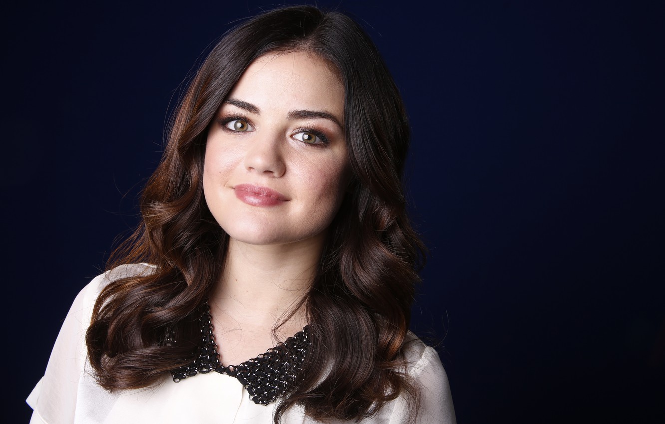 Brunette Lucy Hale Wallpapers