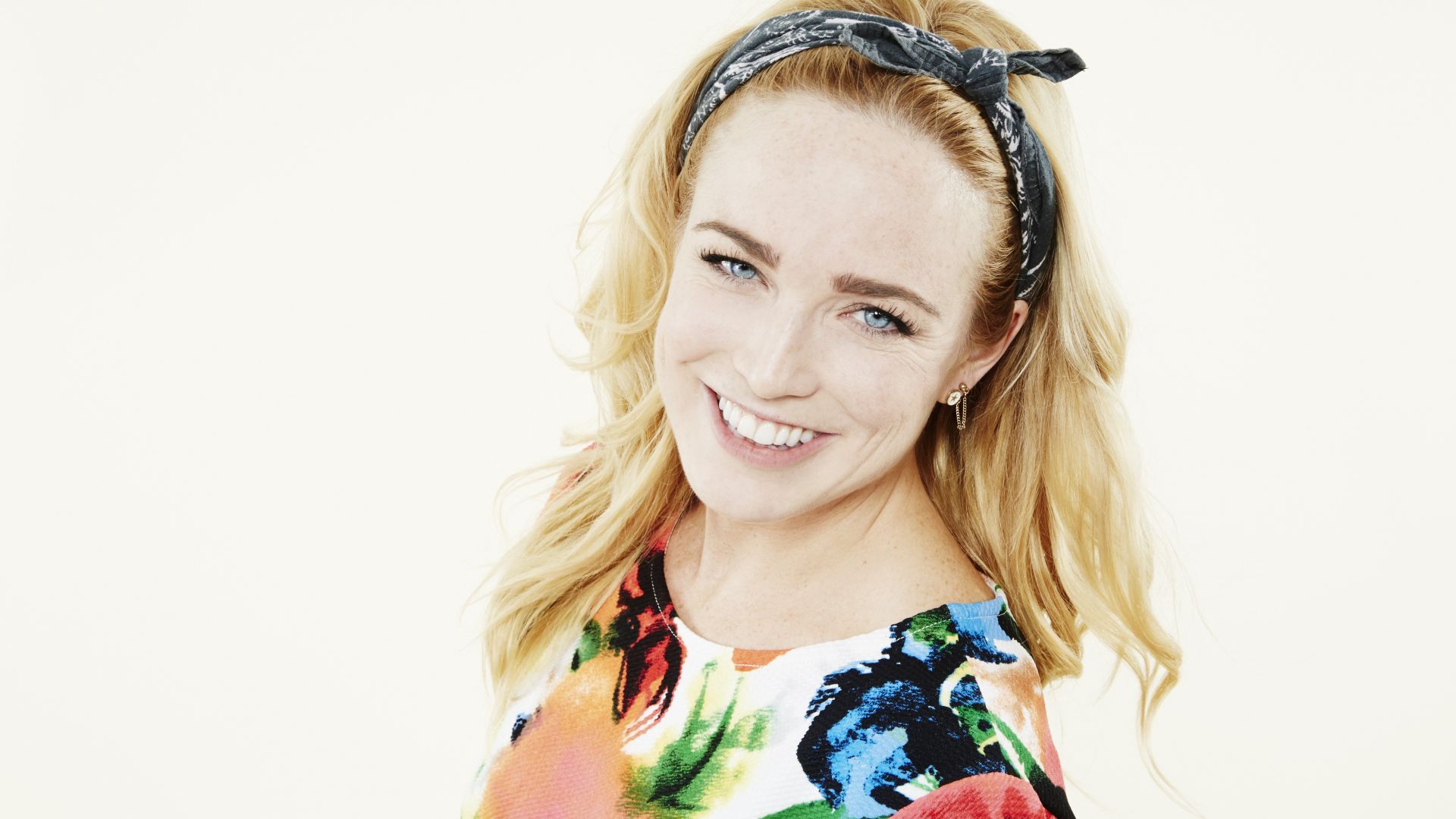 Caity Lotz Photoshoot 2017 Wallpapers