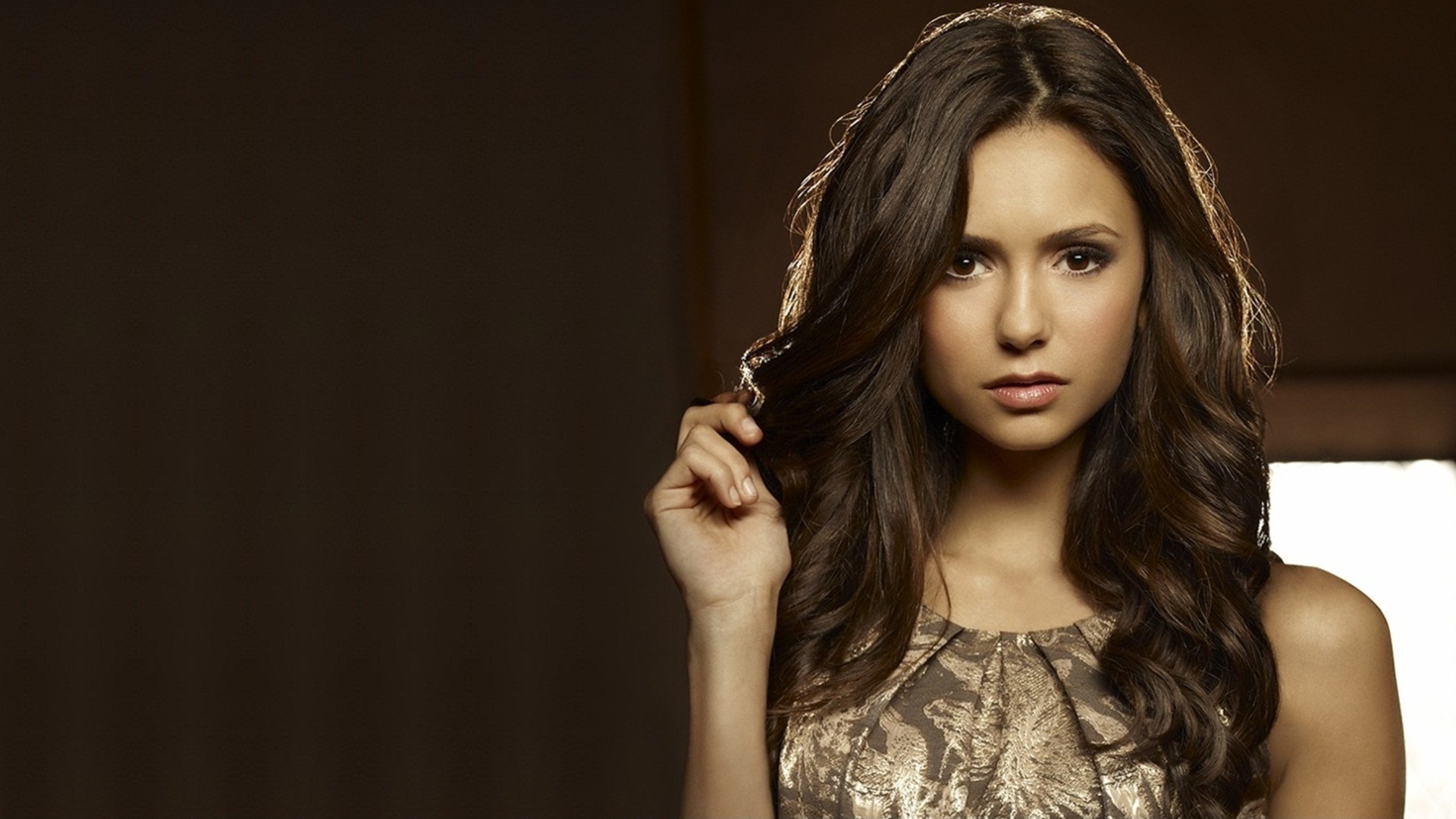 Canadian Nina Dobrev Make-up Wallpapers