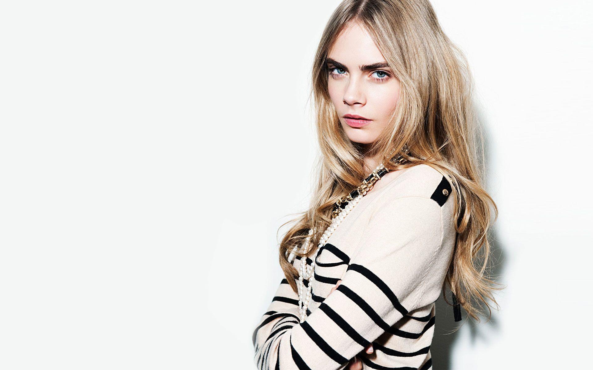 Cara Delevingne English Wallpapers