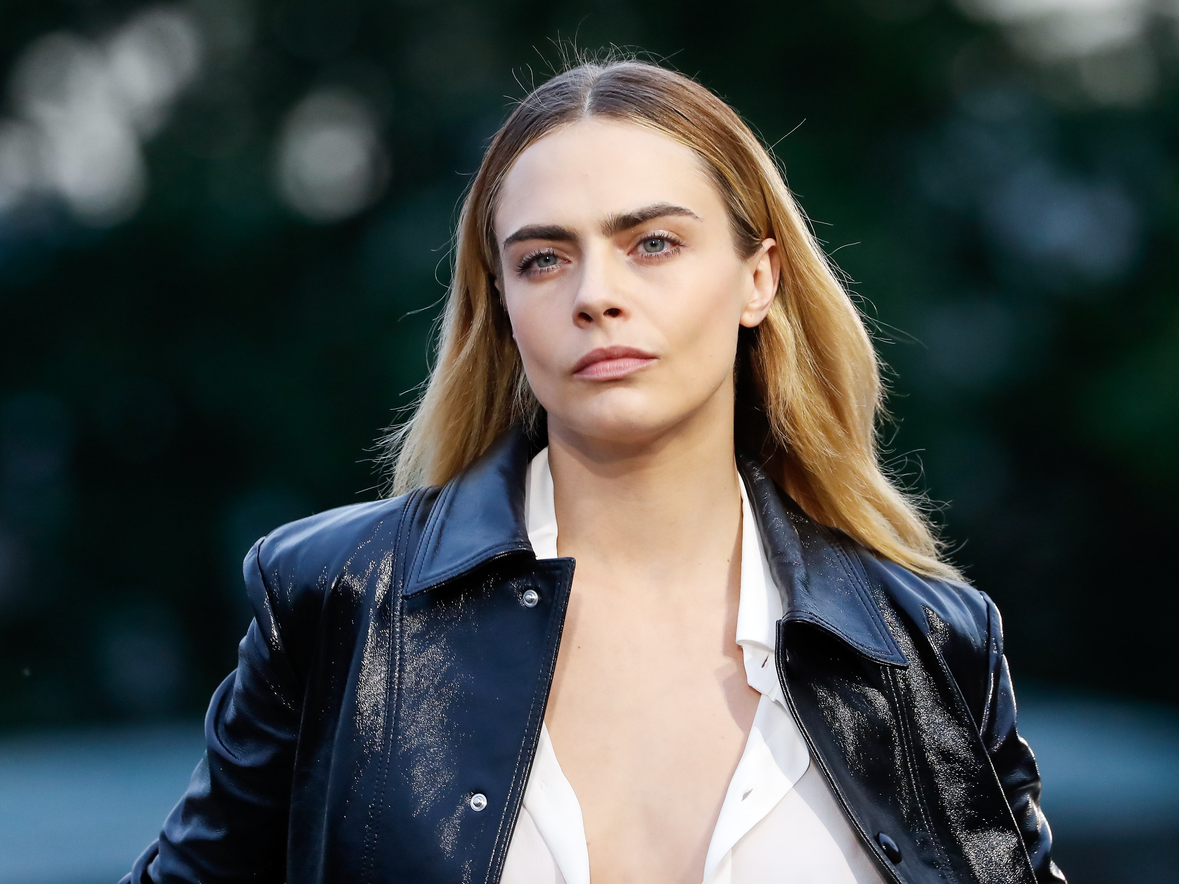 Cara Delevingne Lying Wallpapers