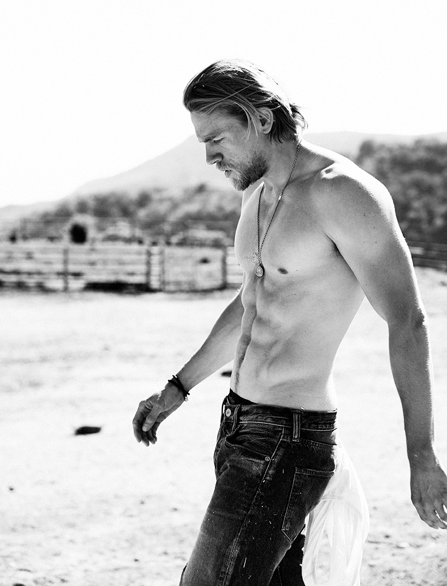 Charlie Hunnam Wallpapers