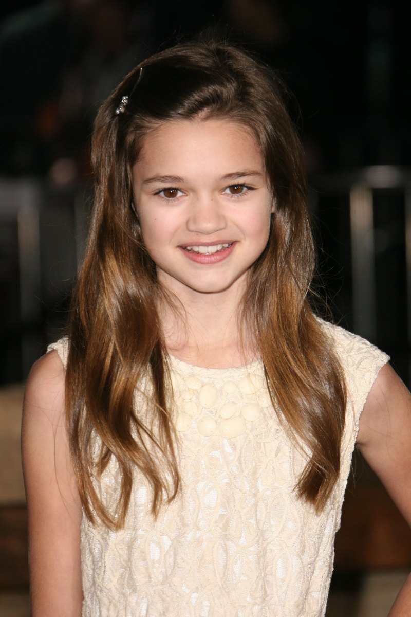 Ciara Bravo Cute Actress 2021 Wallpapers