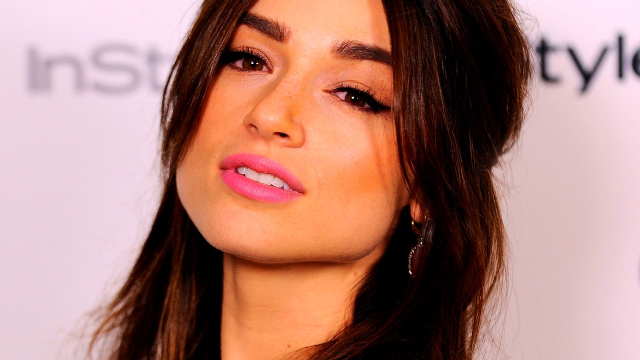 Crystal Reed Wallpapers