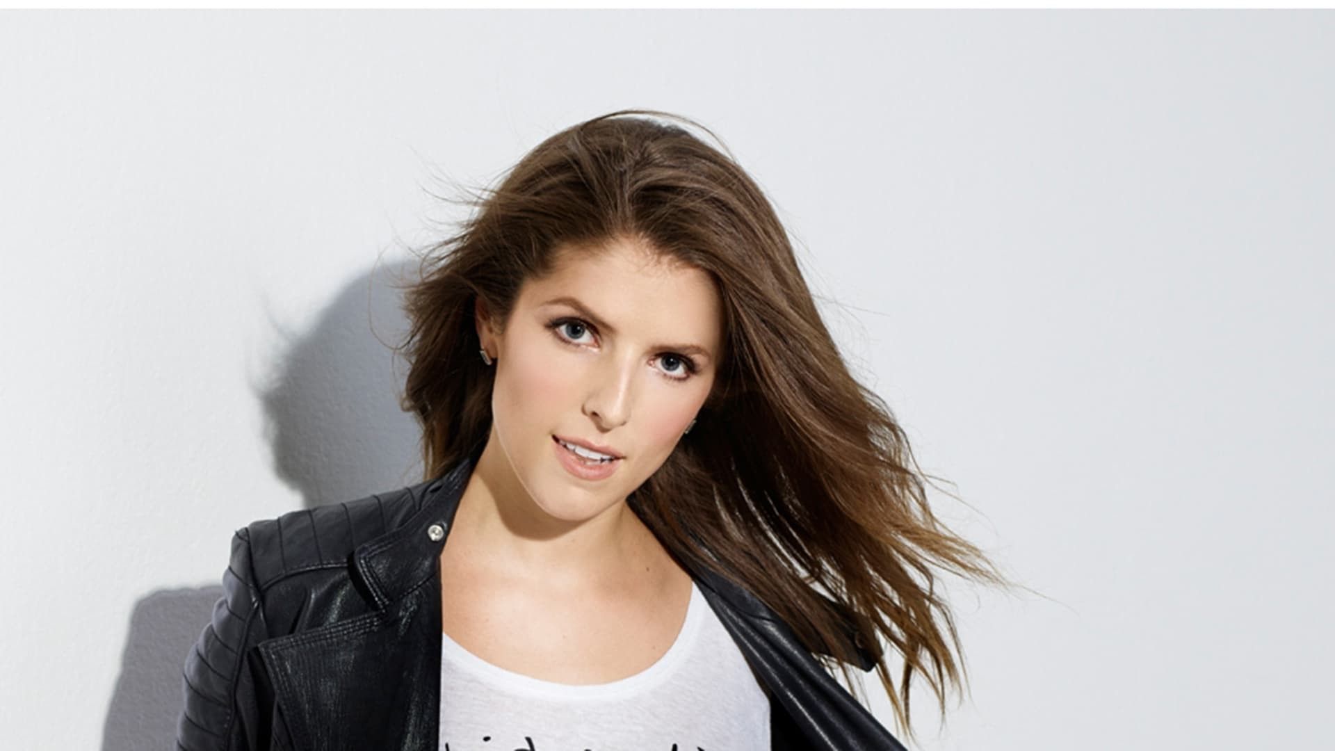 Cute Anna Kendrick Wallpapers