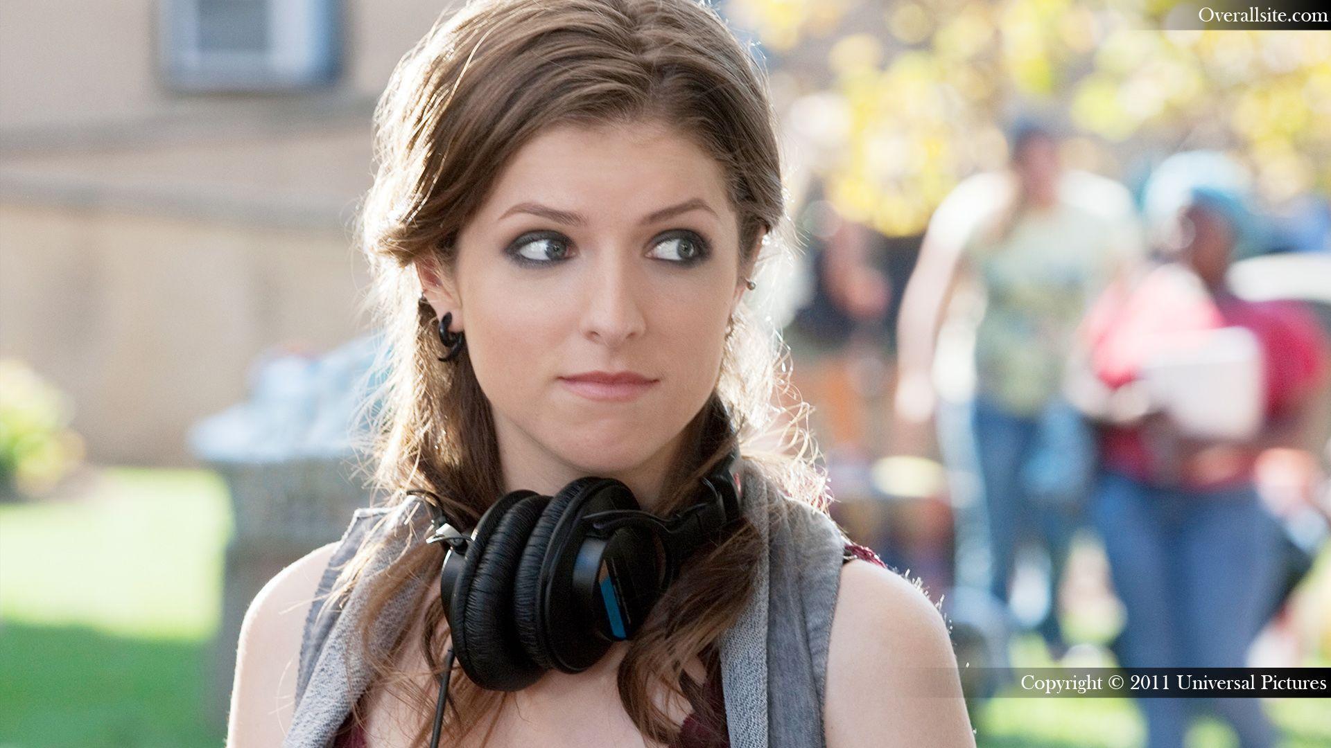 Cute Anna Kendrick Wallpapers