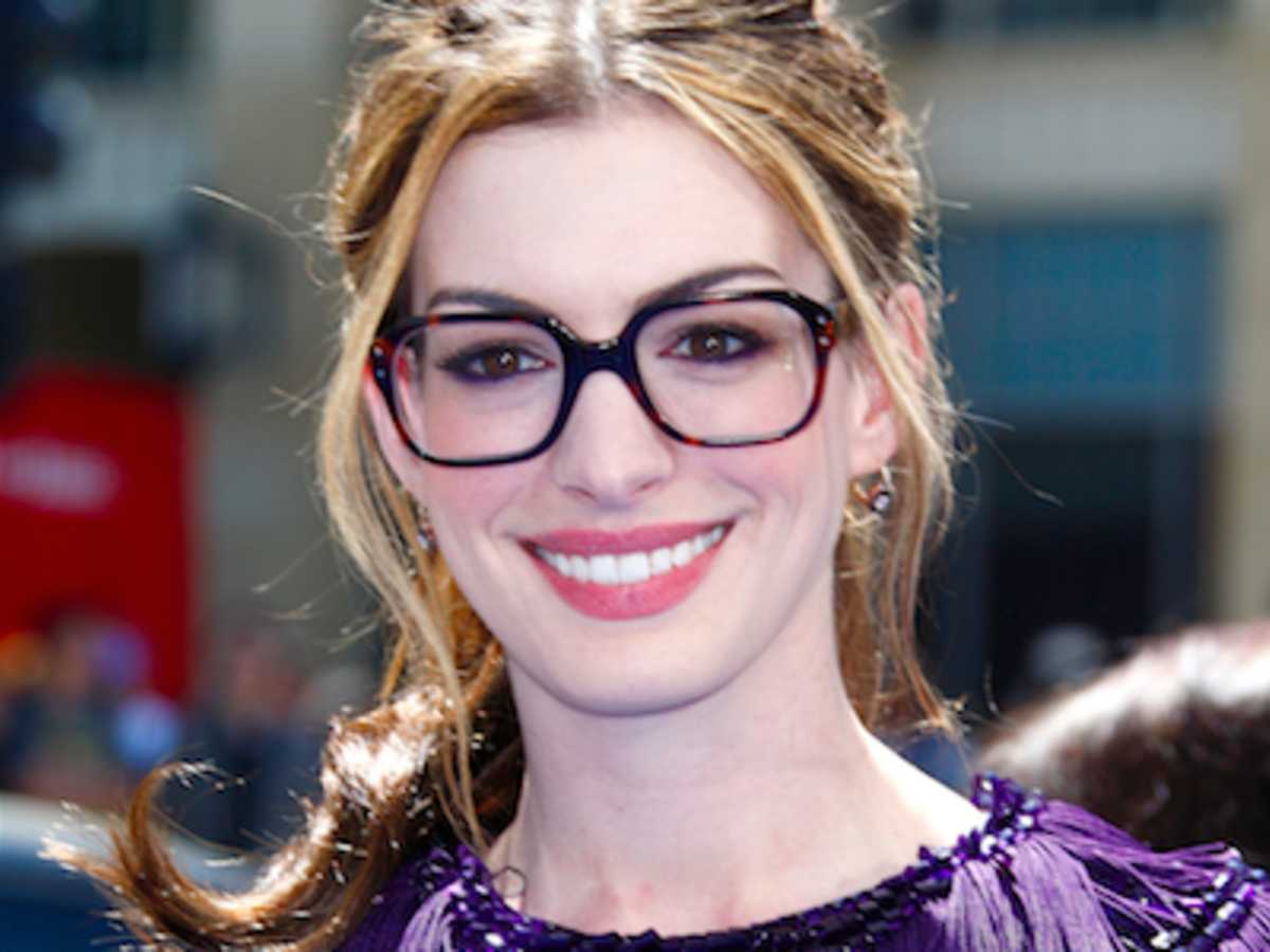 Cute Anne Hathaway In Glasses Wallpapers