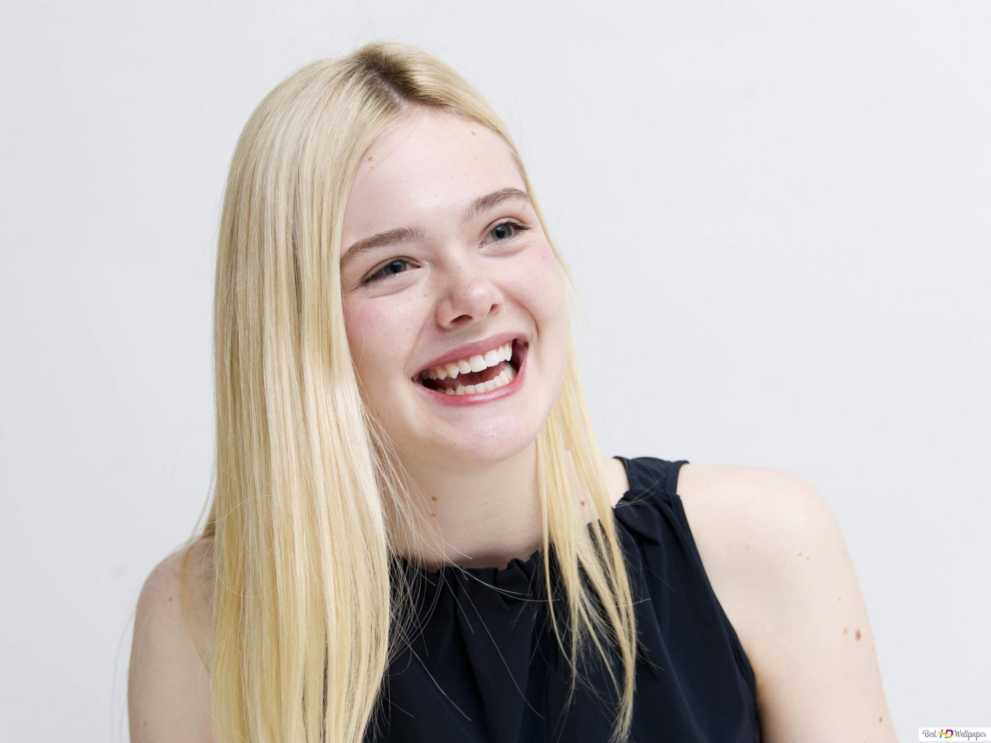 Cute Blonde Elle Fanning Wallpapers