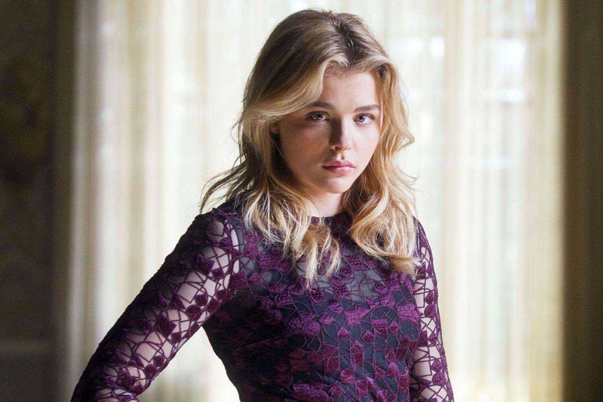 Cute Chloe Grace Moretz Wallpapers