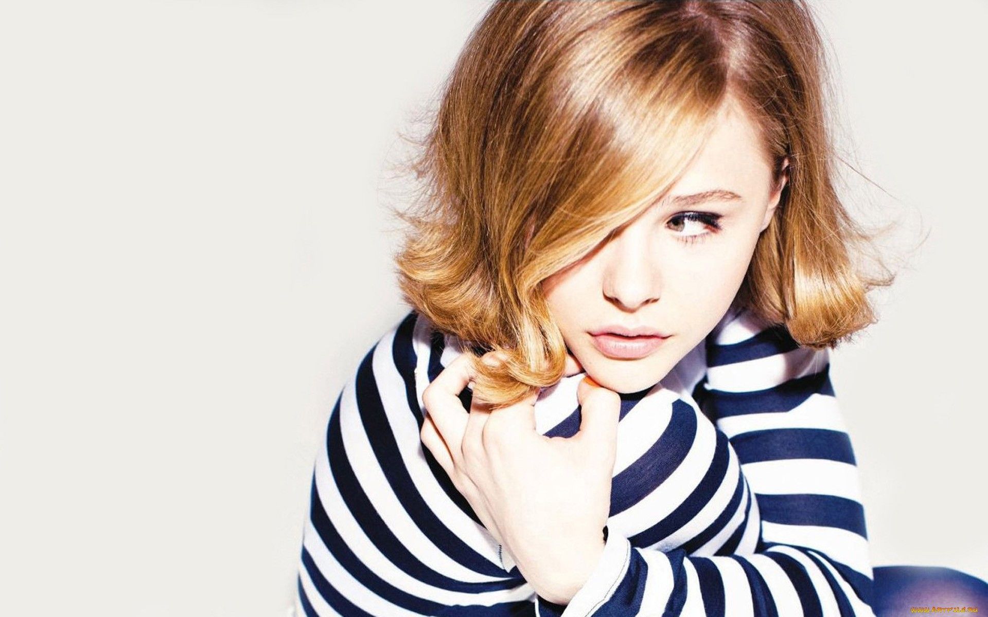 Cute Chloe Grace Moretz Wallpapers