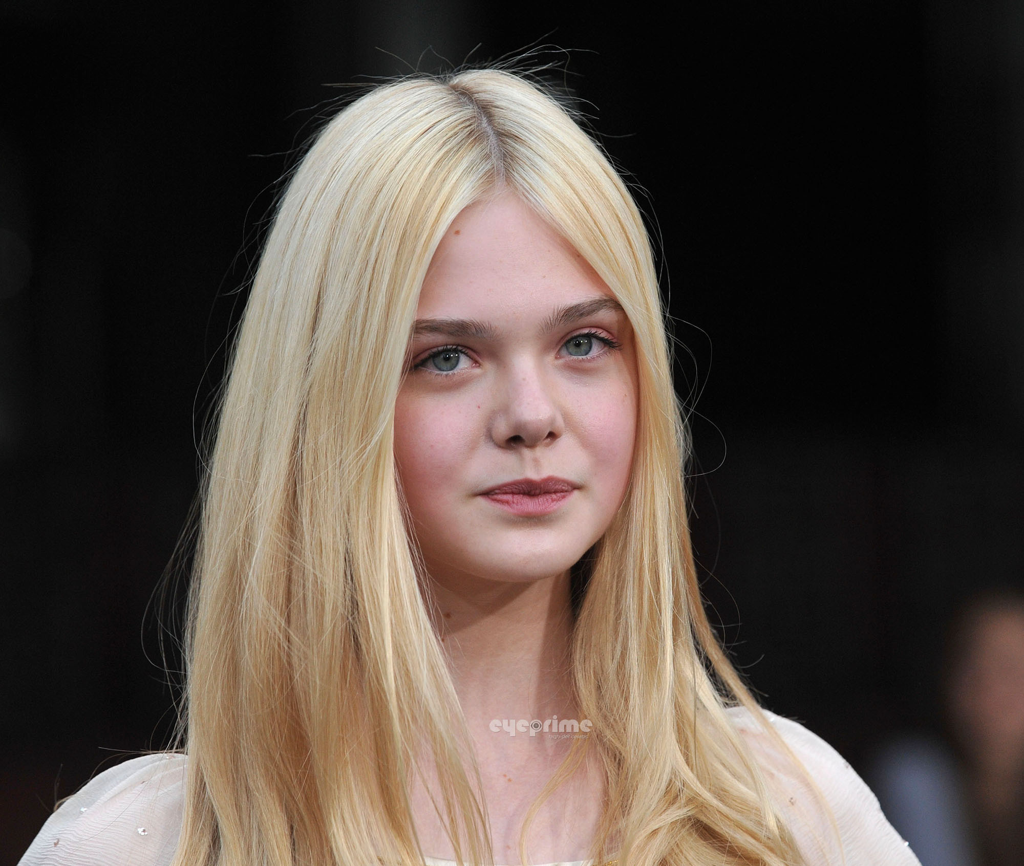 Cute Elle Fanning Wallpapers