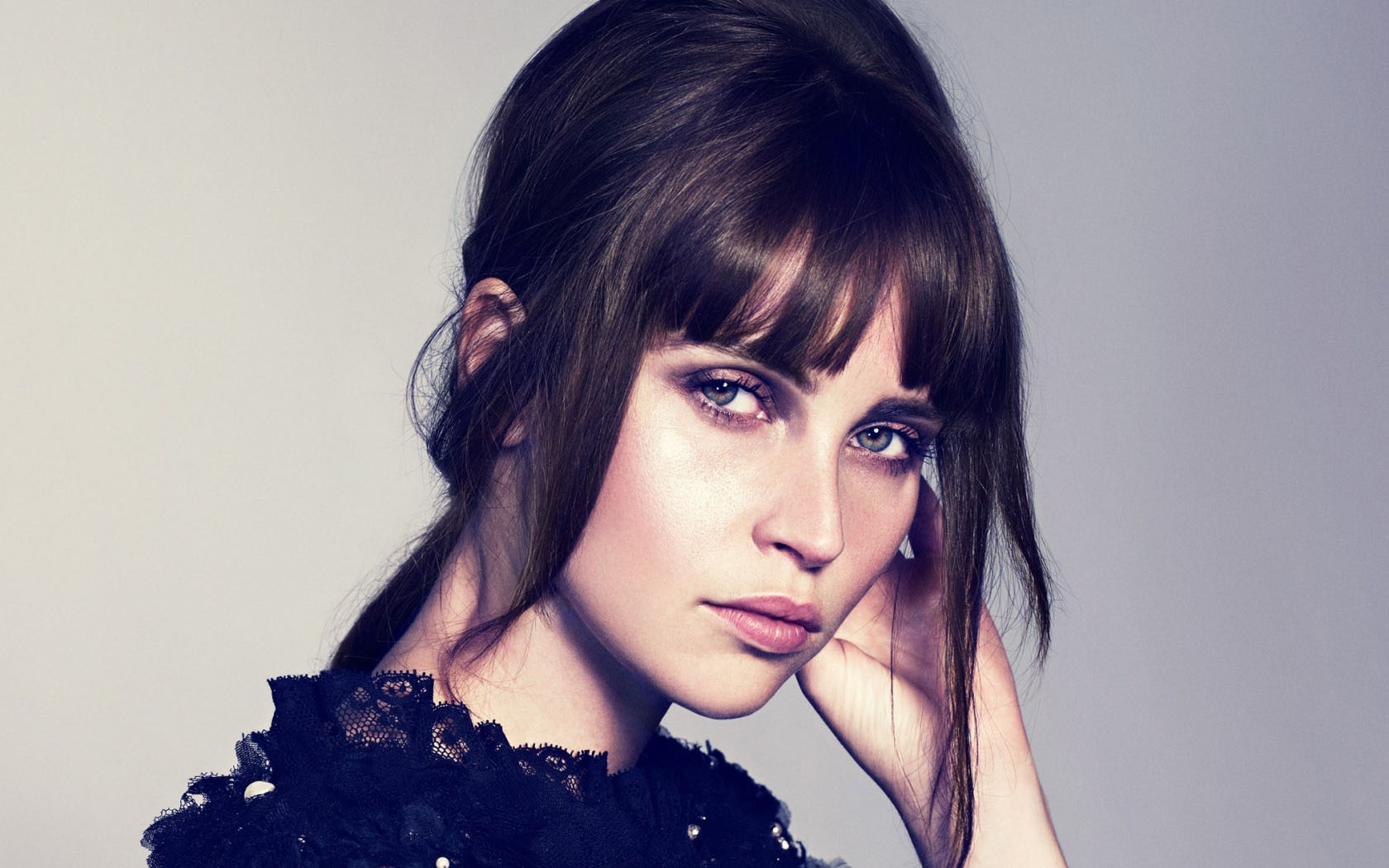 Cute Felicity Jones Wallpapers