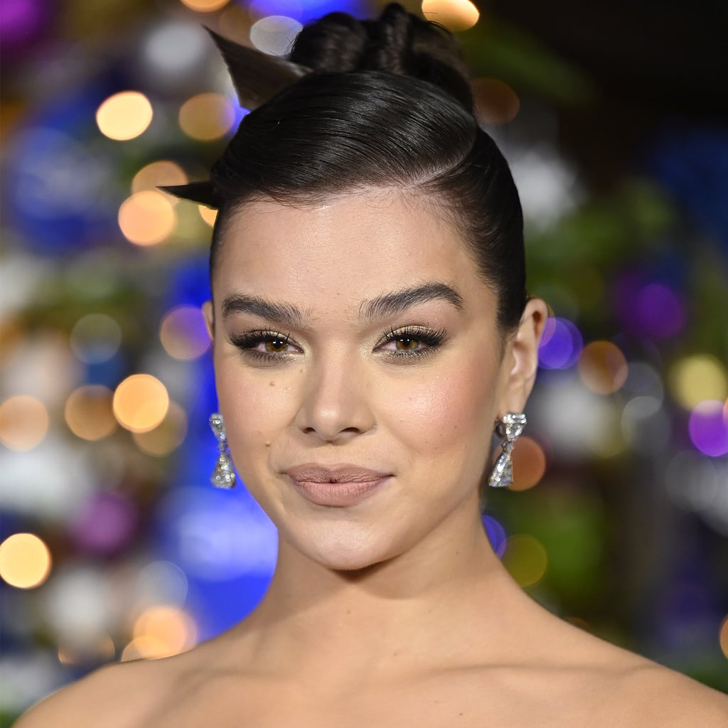 Cute Hailee Steinfeld in Black Wallpapers