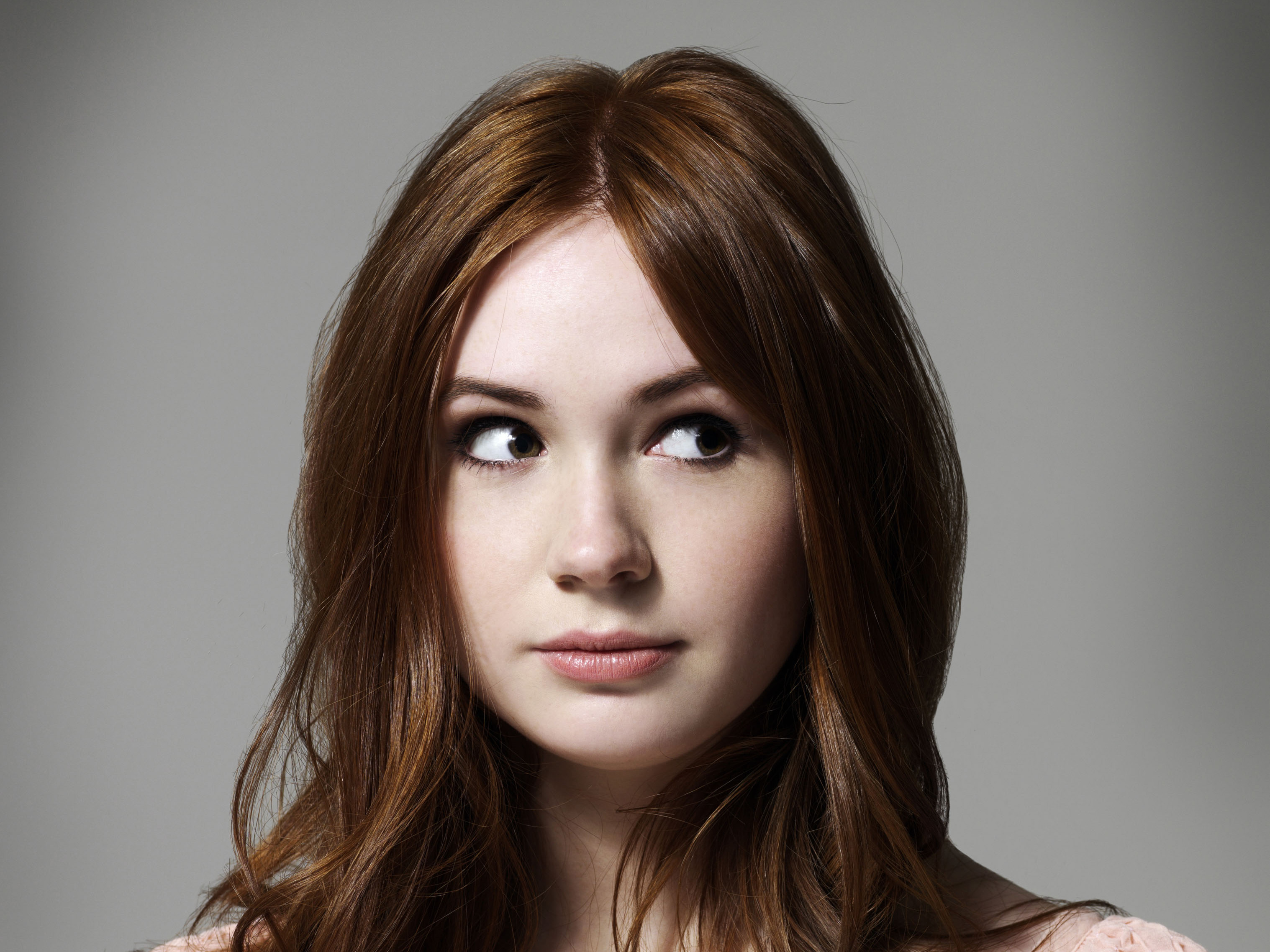 Cute Karen Gillian Wallpapers