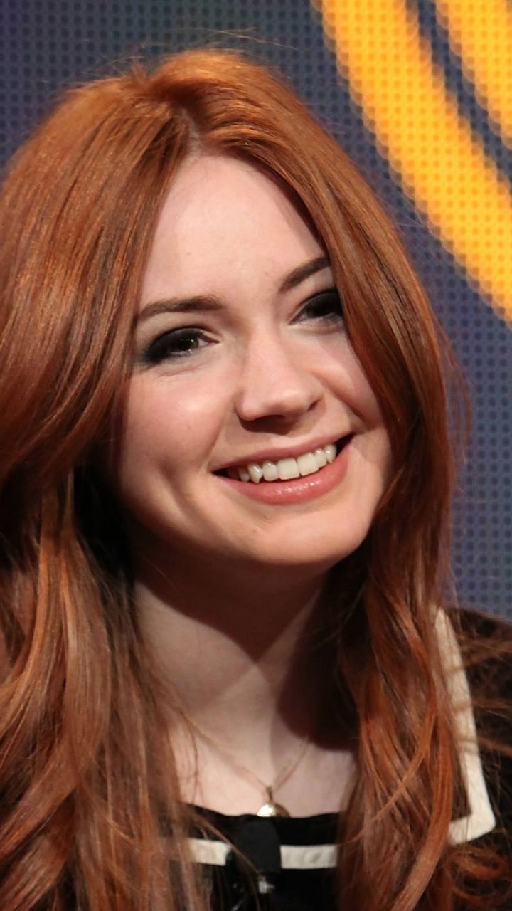 Cute Karen Gillian Wallpapers