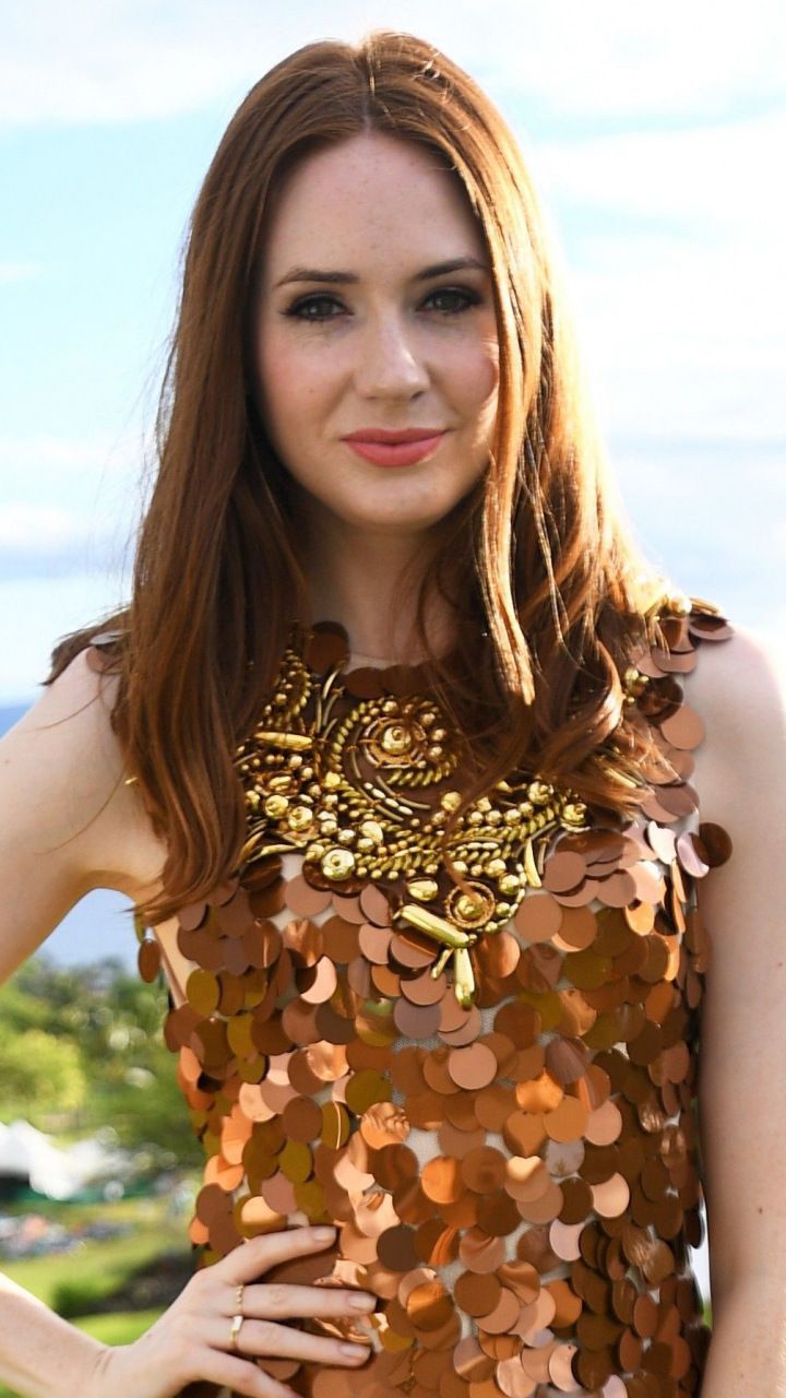 Cute Karen Gillian Wallpapers