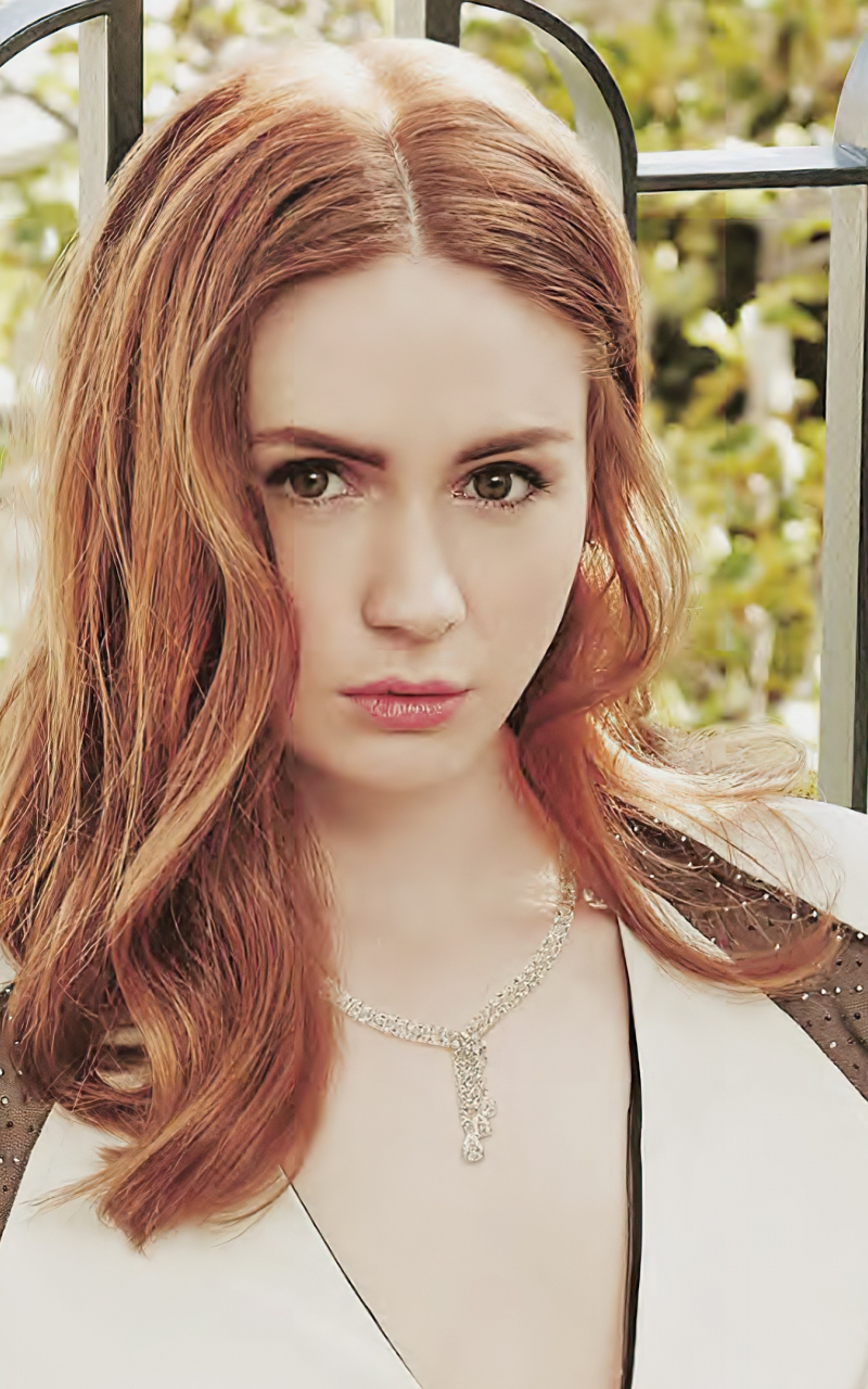 Cute Karen Gillian Wallpapers