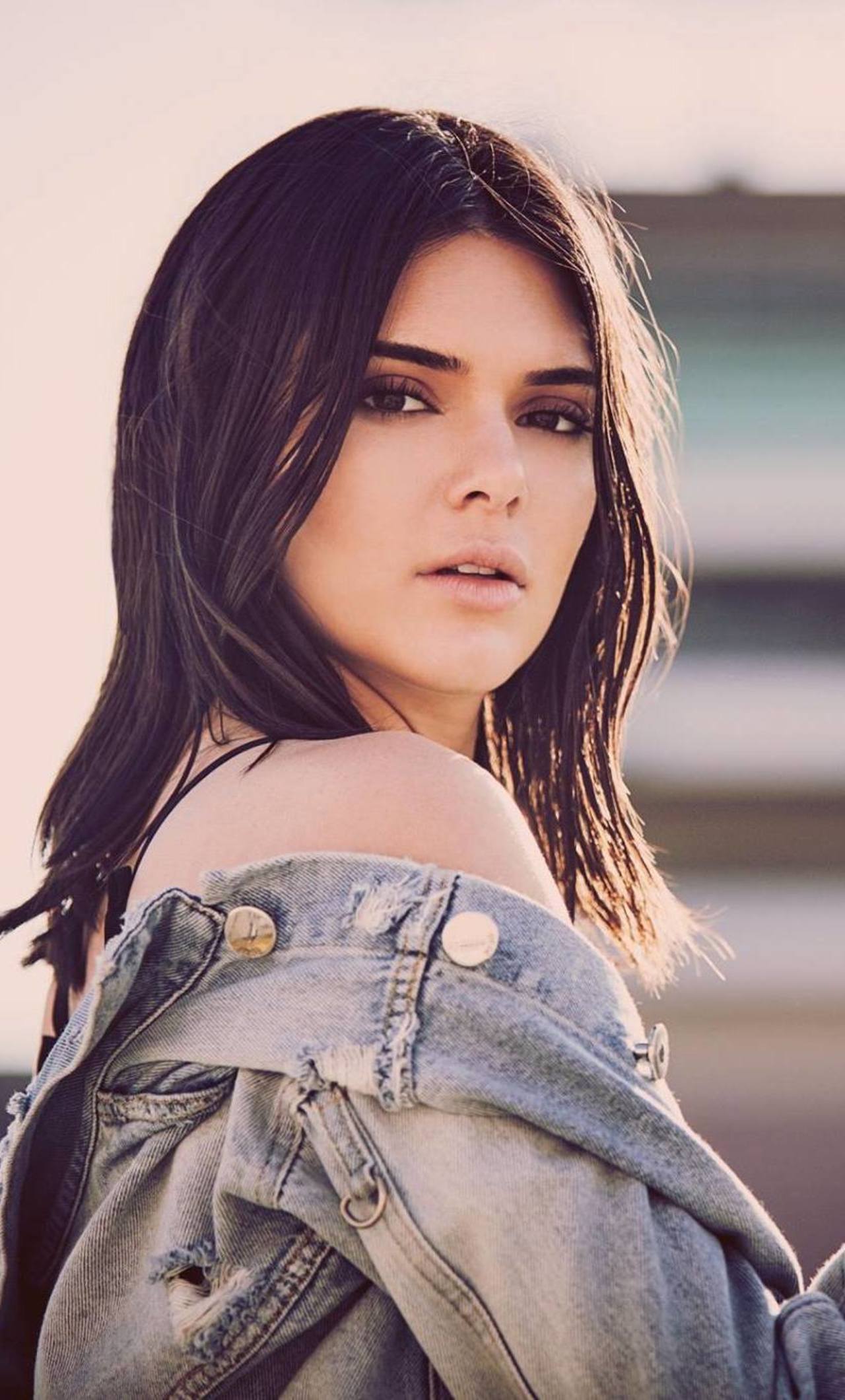 Cute Kendall Jenner Wallpapers