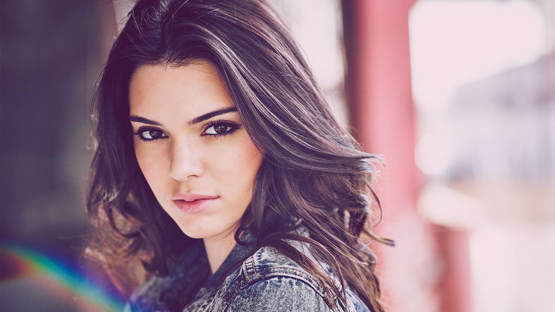 Cute Kendall Jenner Wallpapers