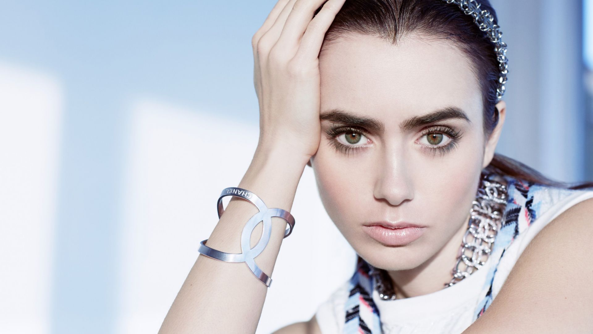 Cute Lily Collins 2017 Wallpapers