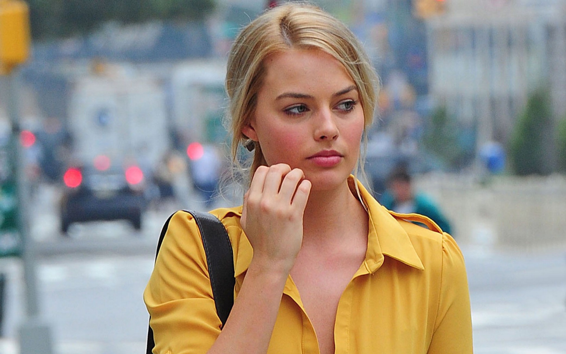 Cute Margot Robbie Wallpapers