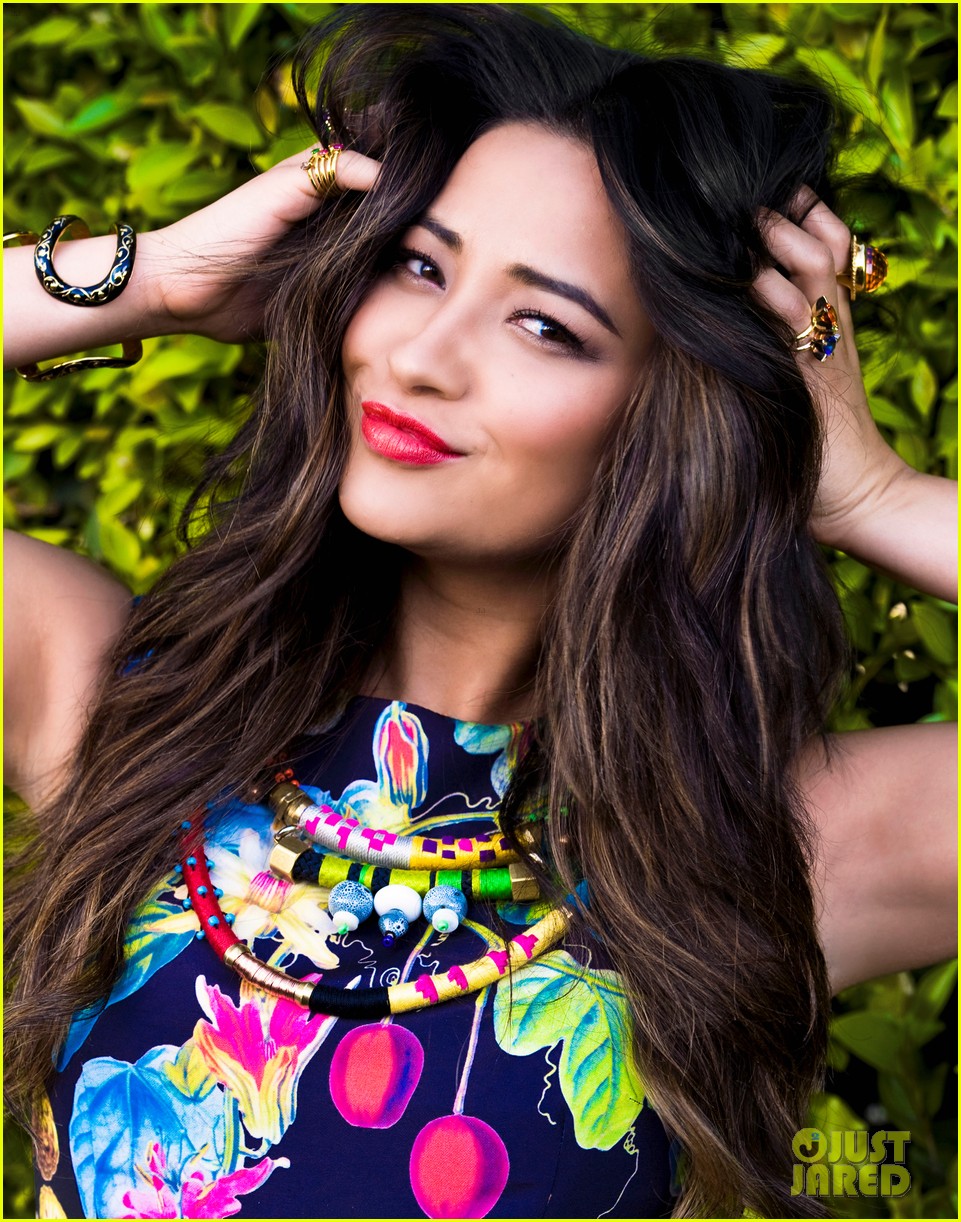 Cute Shay Mitchell Wallpapers